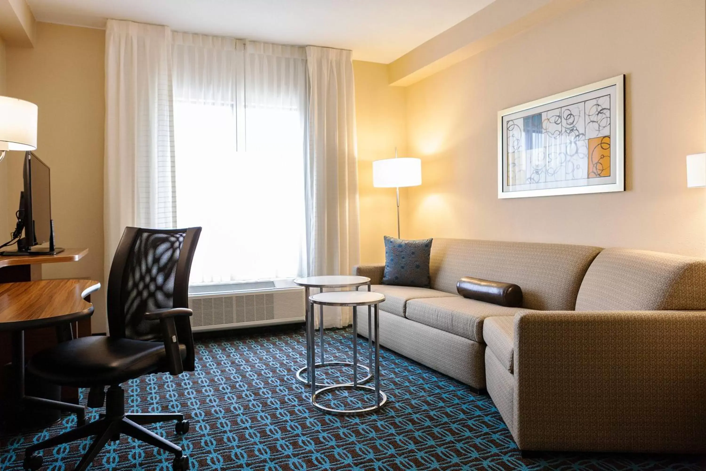 Photo of the whole room, Seating Area in Fairfield Inn by Marriott Rockingham