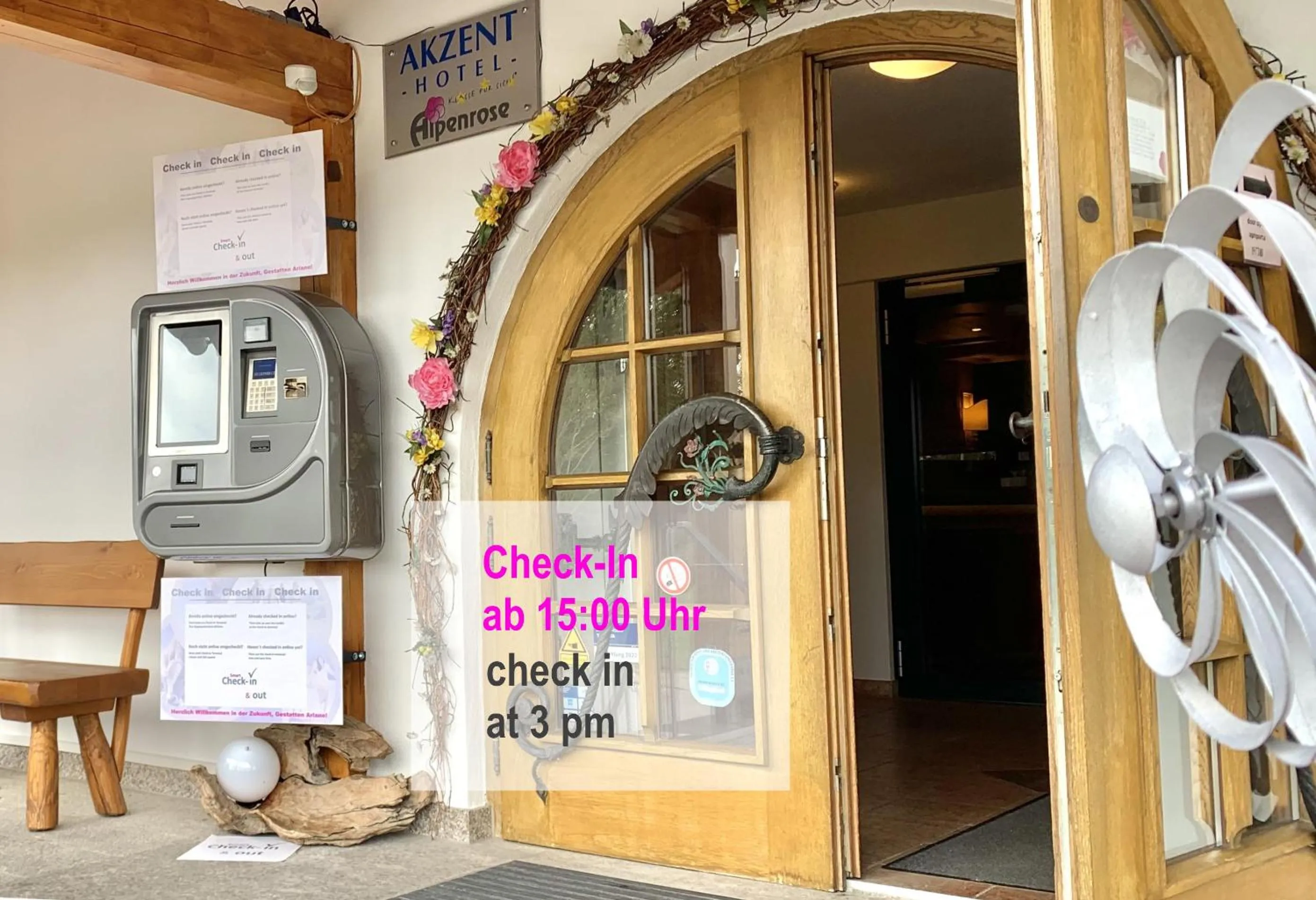 Decorative detail in Akzenthaus Alpenrose Nesselwang