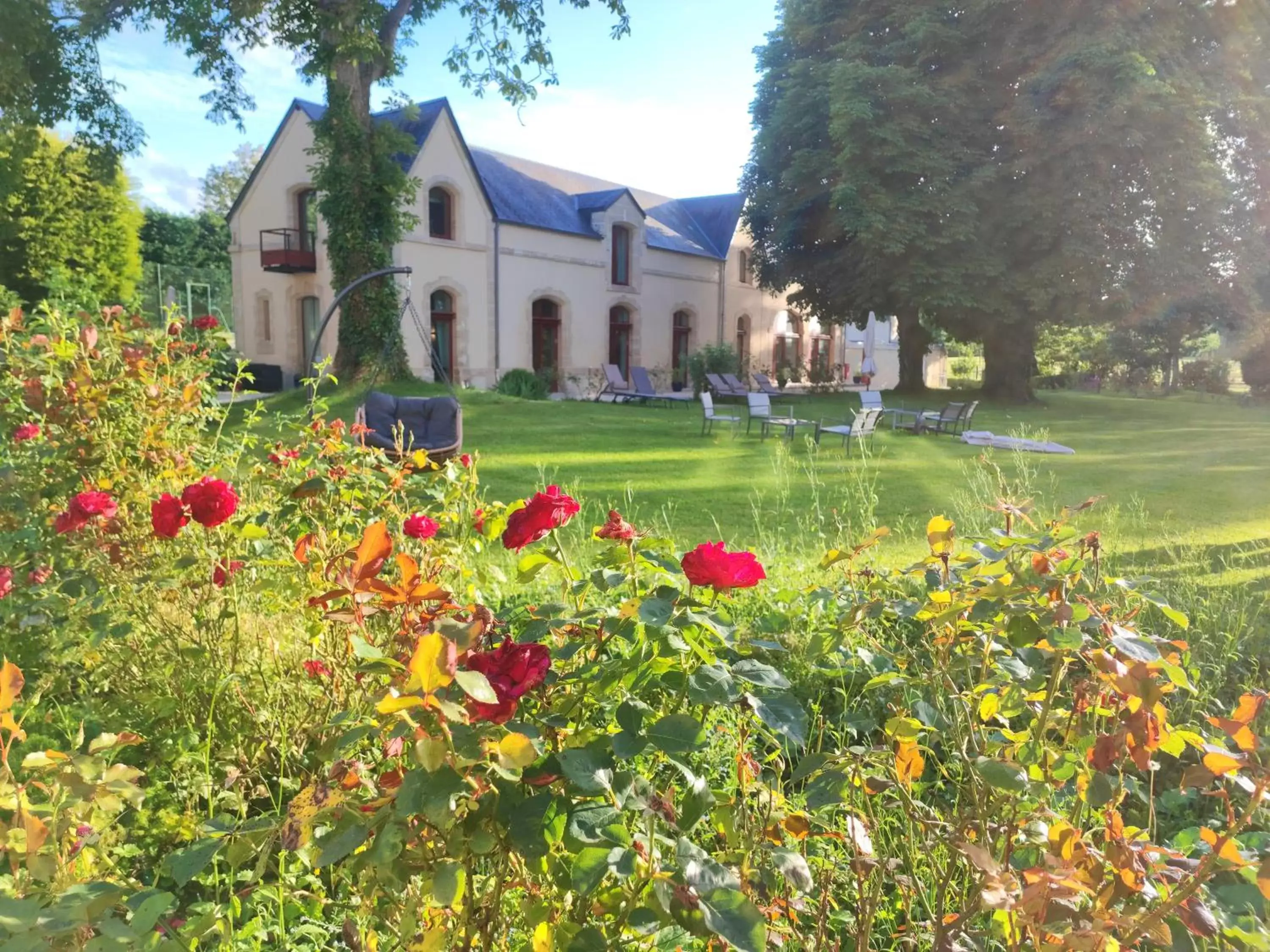 Garden, Property Building in Château de Bellefontaine