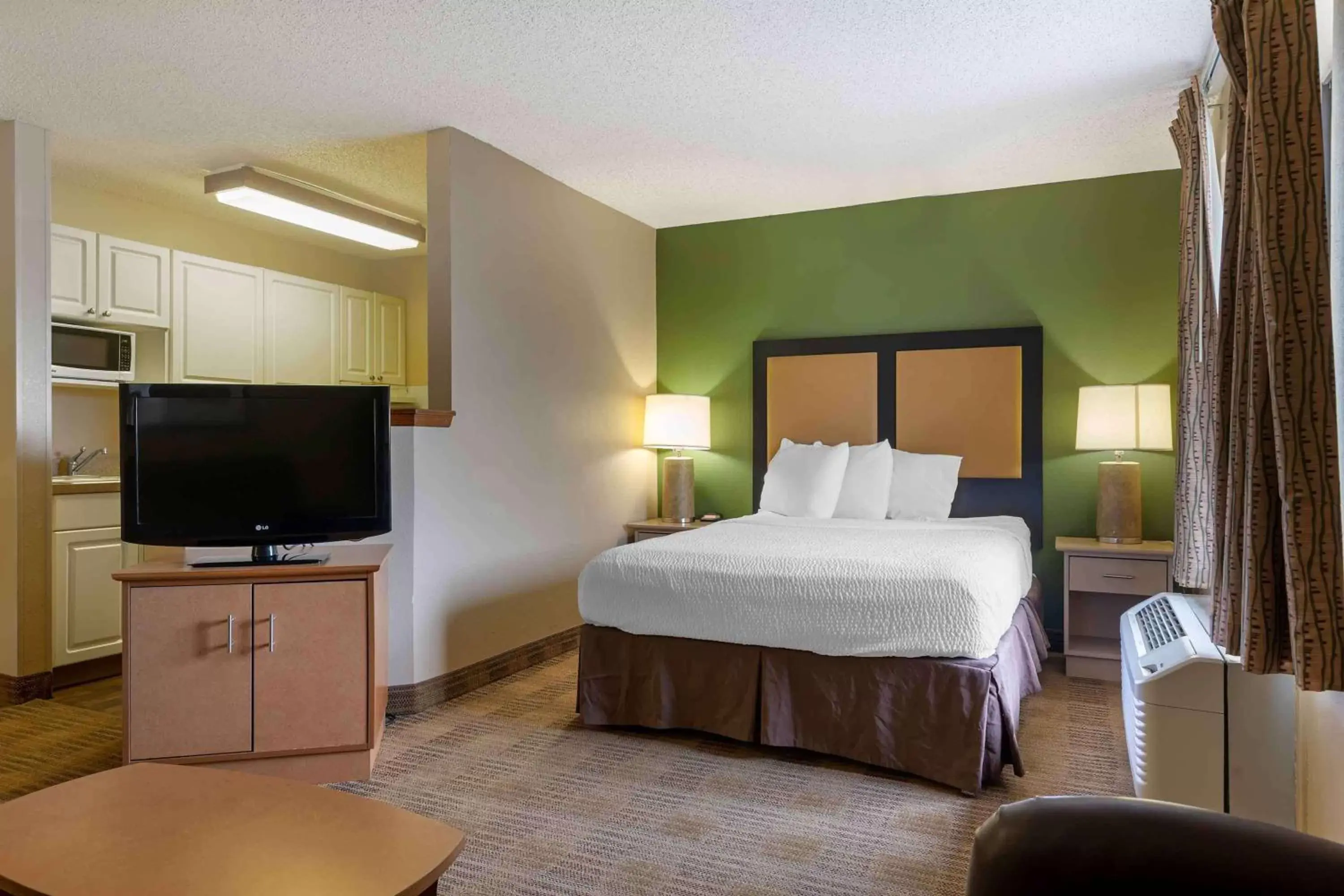 Bedroom, Bed in Extended Stay America Suites - Fort Worth - Southwest