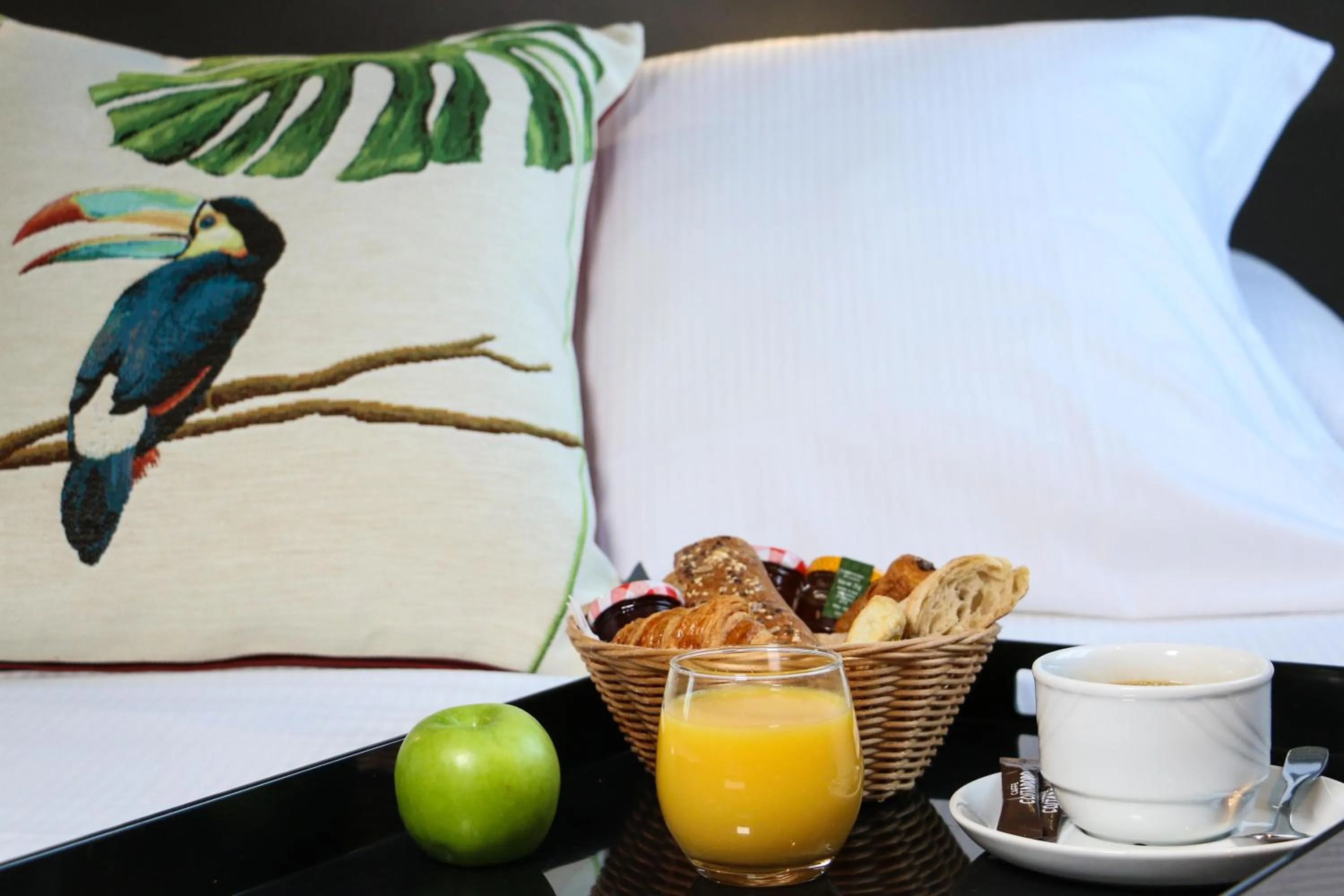 Breakfast in Best Western Plus Hôtel & Spa de Chassieu