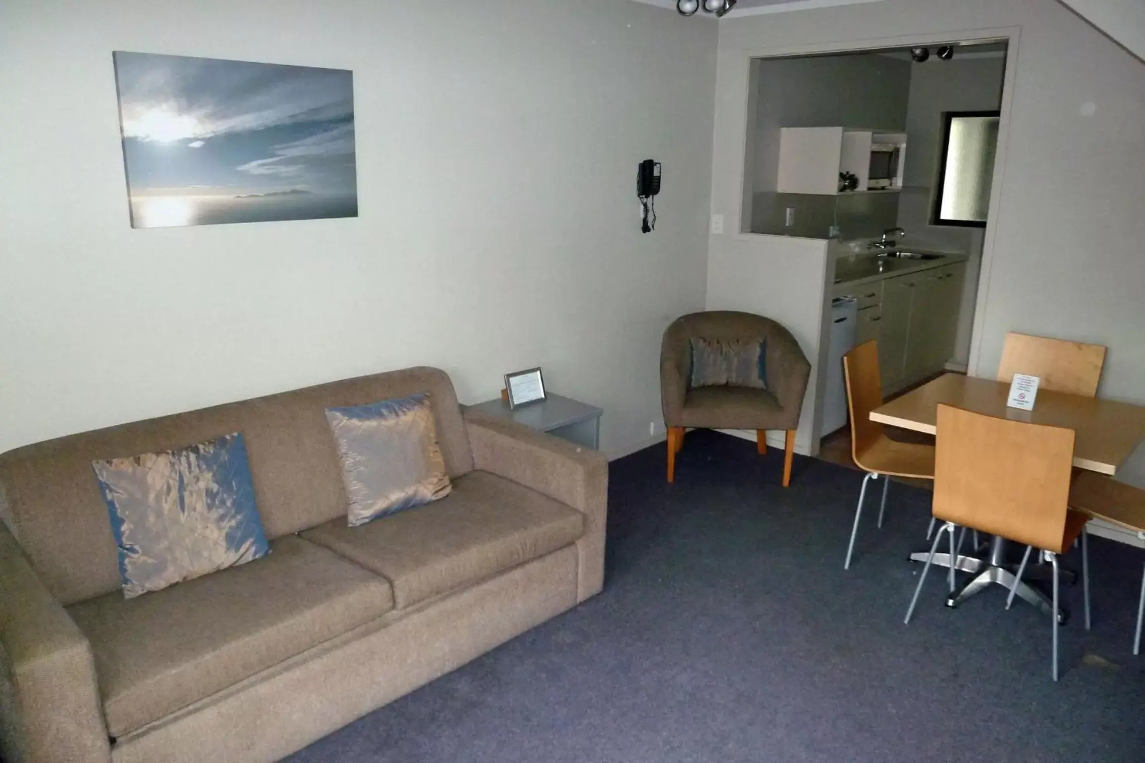 Living room, Seating Area in Manukau Motor Lodge