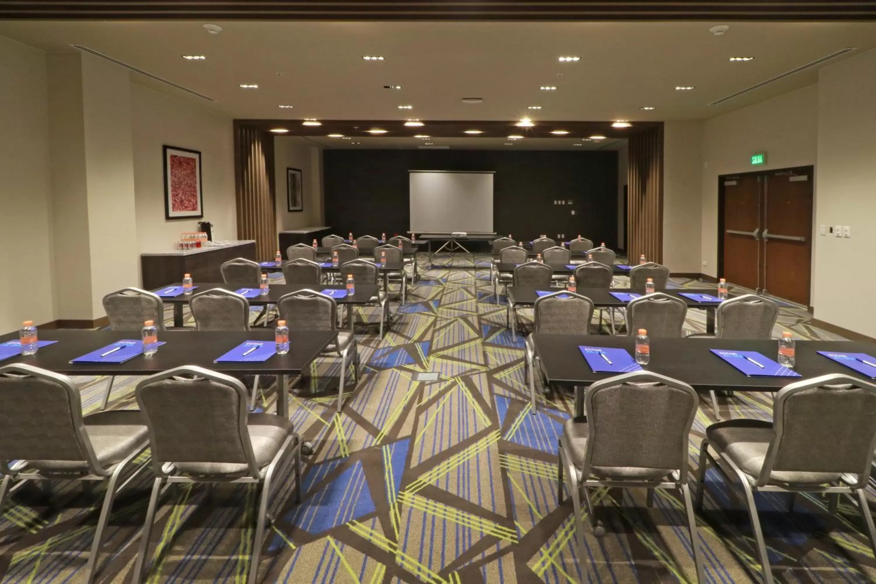 Business facilities in Holiday Inn Express - Monterrey - Fundidora, an IHG Hotel