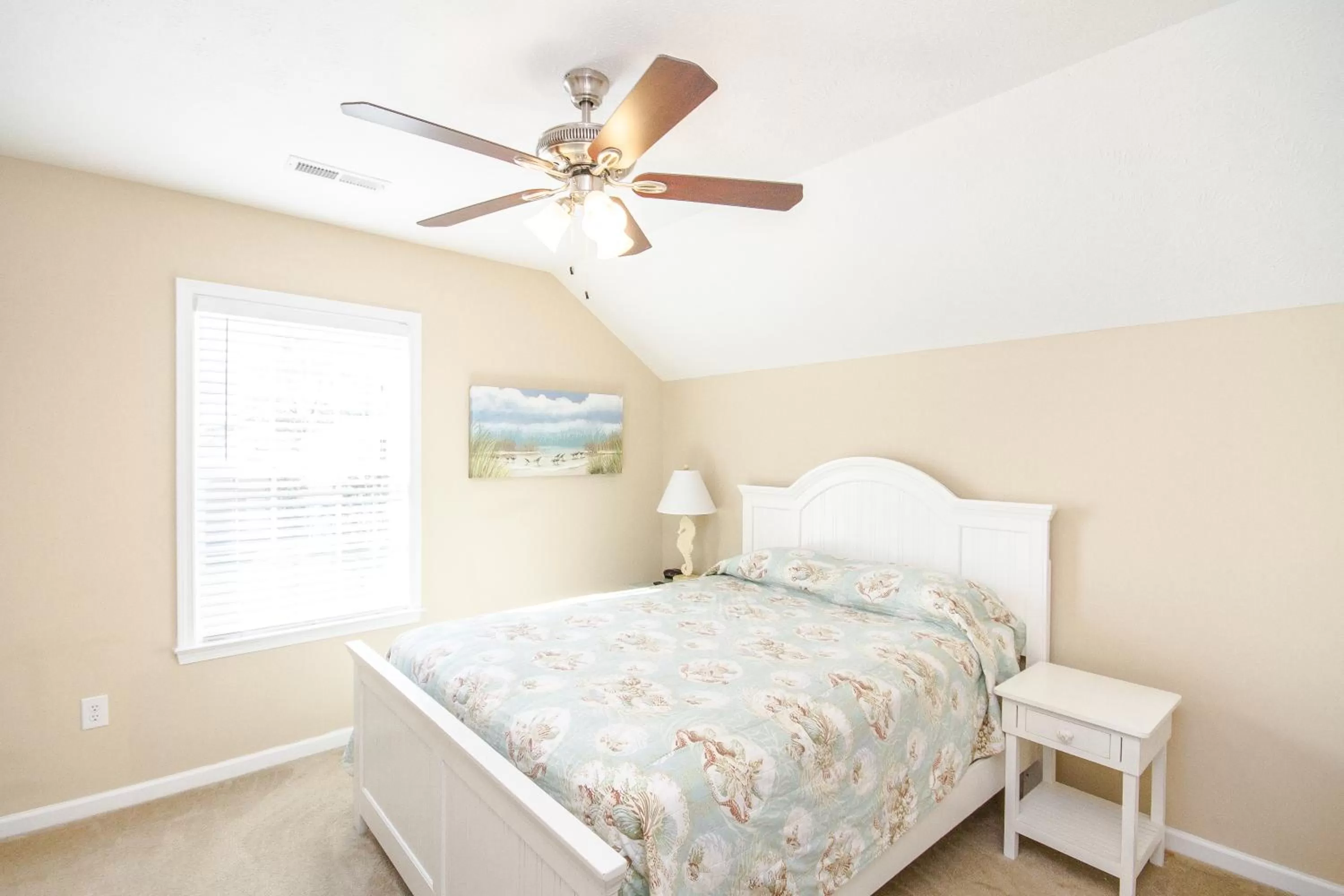 Bedroom, Bed in Beach Vacation Condos South