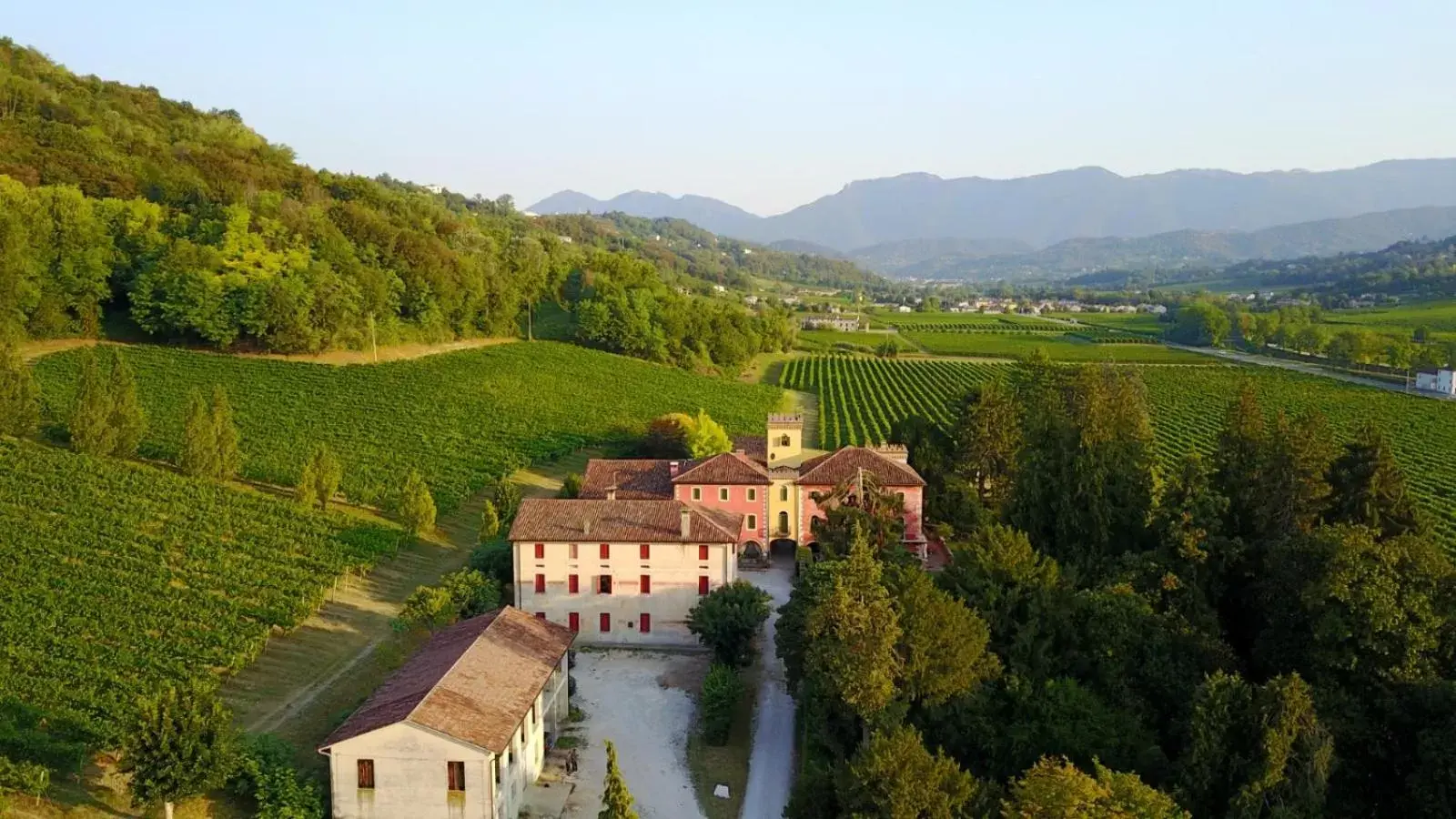 Property building, Bird's-eye View in Villa Clementina - Prosecco Country Hotel