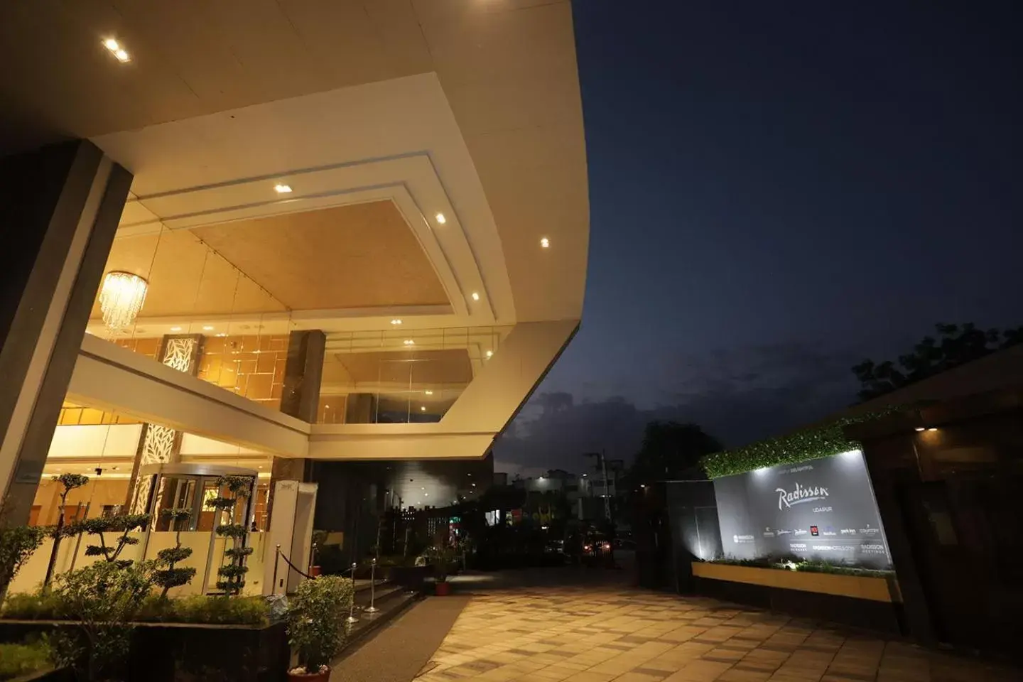 Facade/entrance in Radisson Udaipur