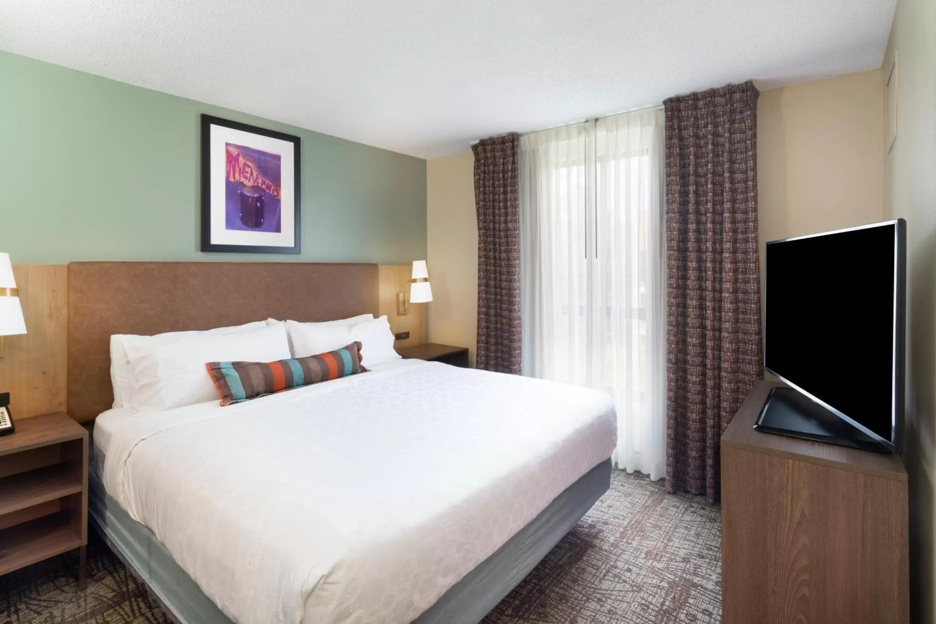 Bed in Staybridge Suites Memphis-Poplar Ave East by IHG Bed in Staybridge Suites Memphis-Poplar Ave East by IHG
