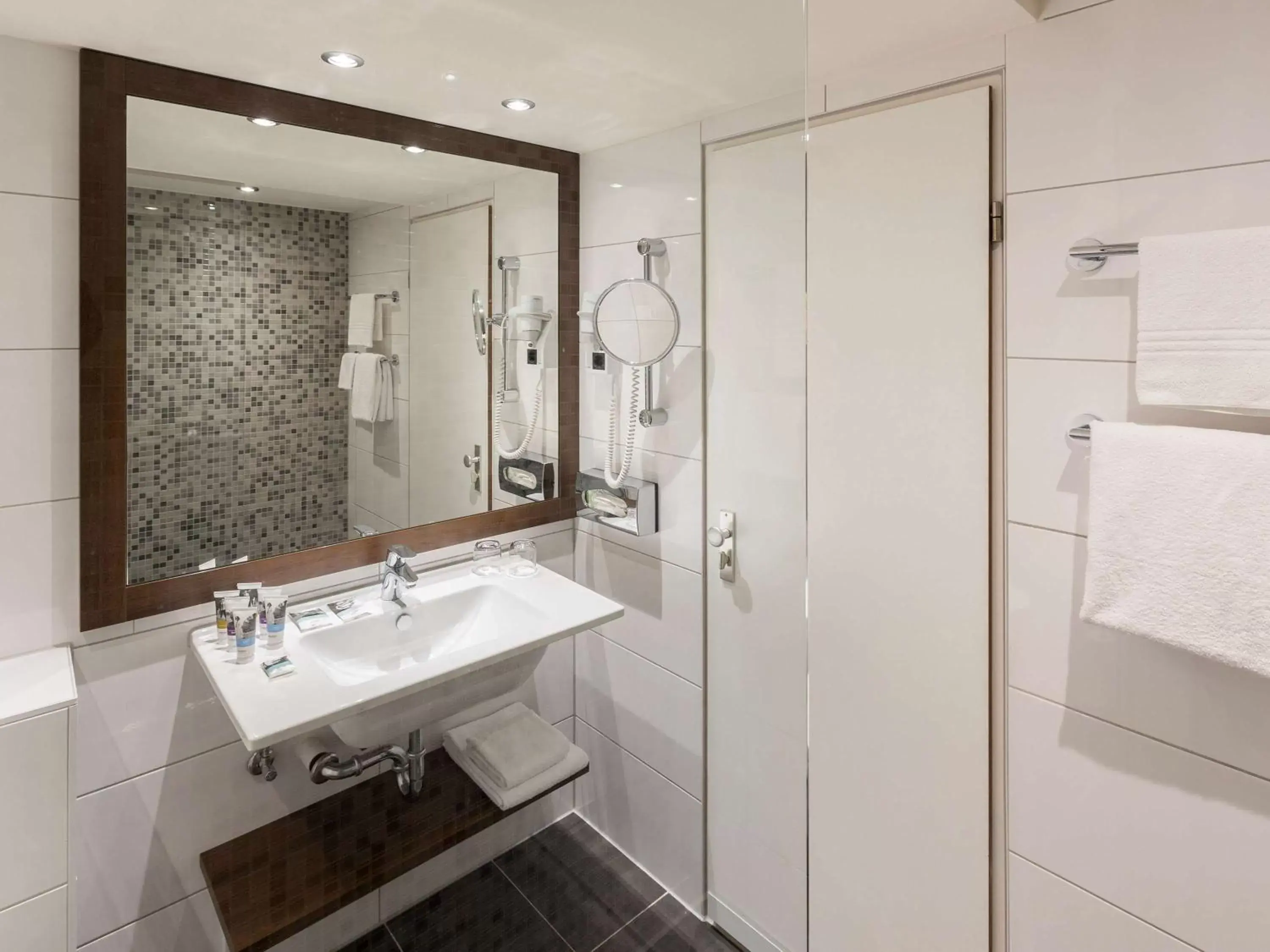 Photo of the whole room, Bathroom in Mercure Hotel Amsterdam West