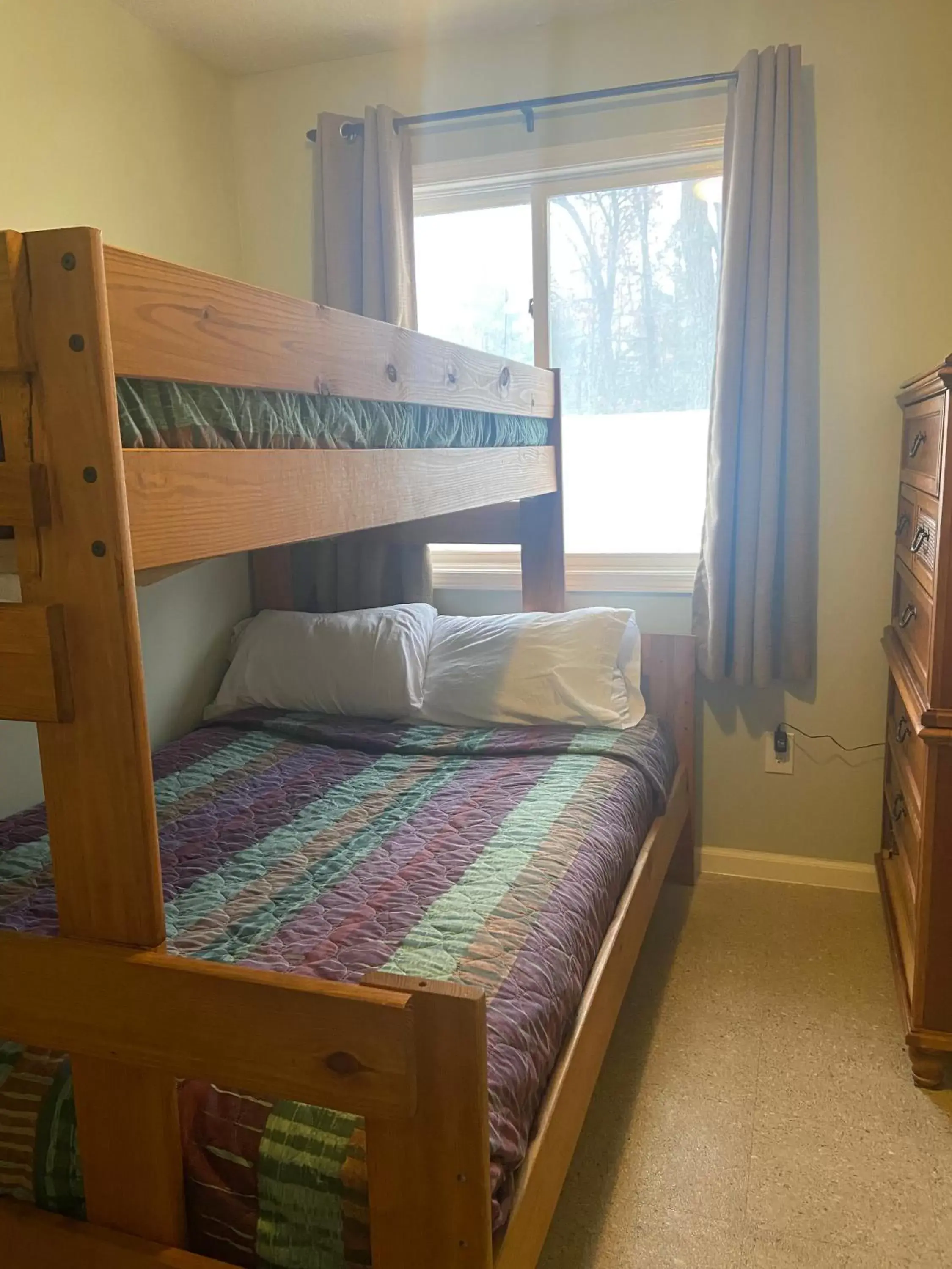 Bed, Bunk Bed in Gold Coast Family Cottages
