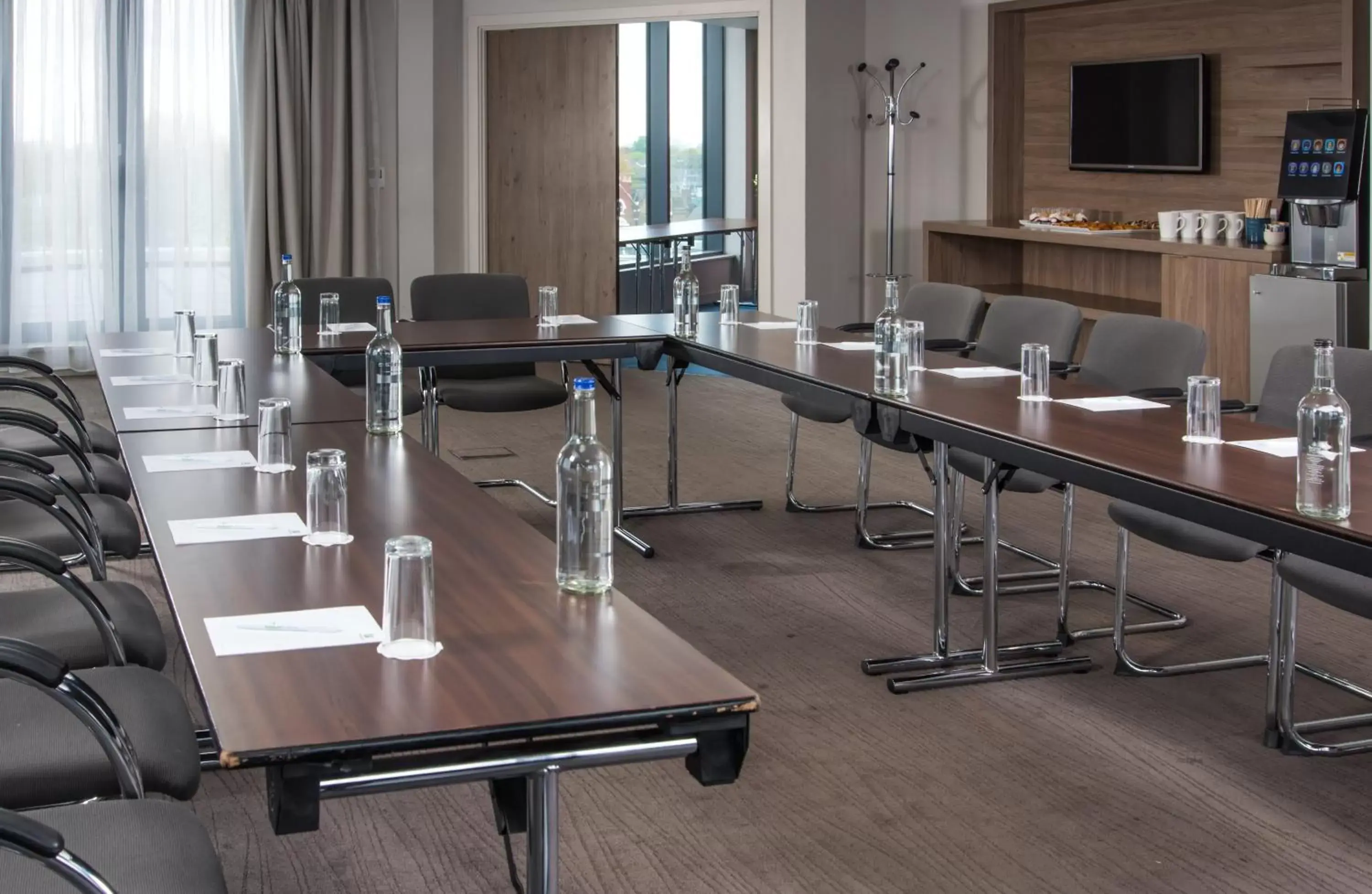 Meeting/conference room, Fitness Center/Facilities in Holiday Inn London West, an IHG Hotel