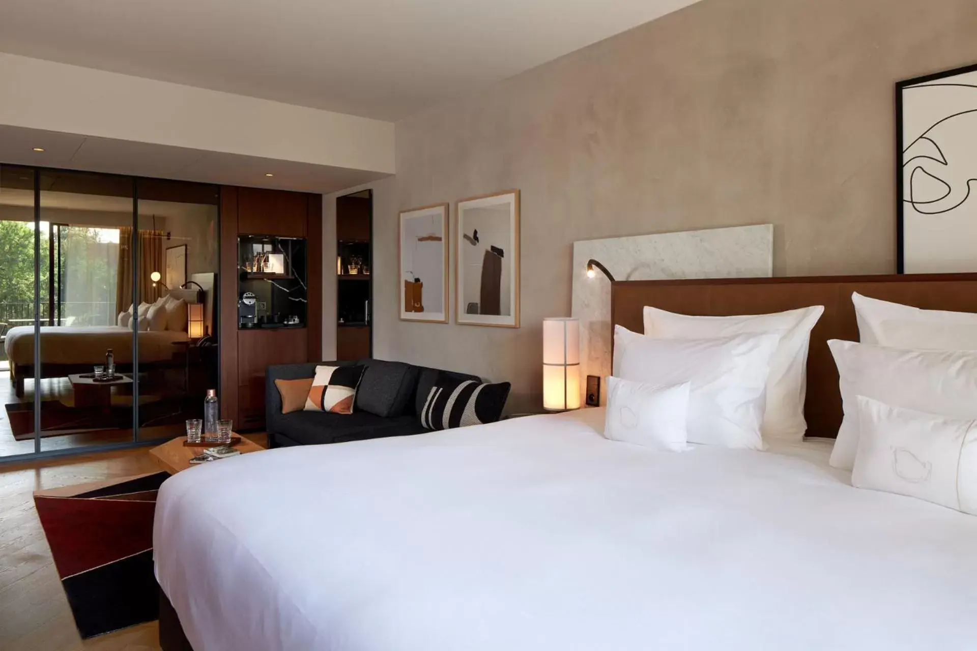 Bed in L'Esquisse Hotel & Spa Colmar - Mgallery