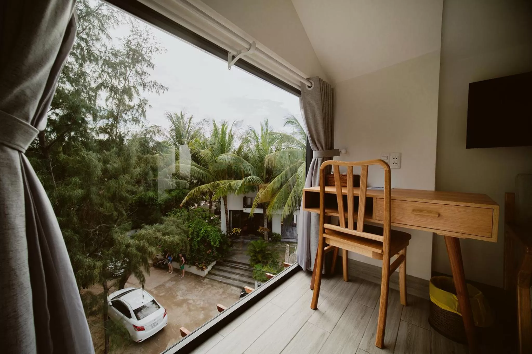 Quiet street view in The Watermark Beachside Hotel