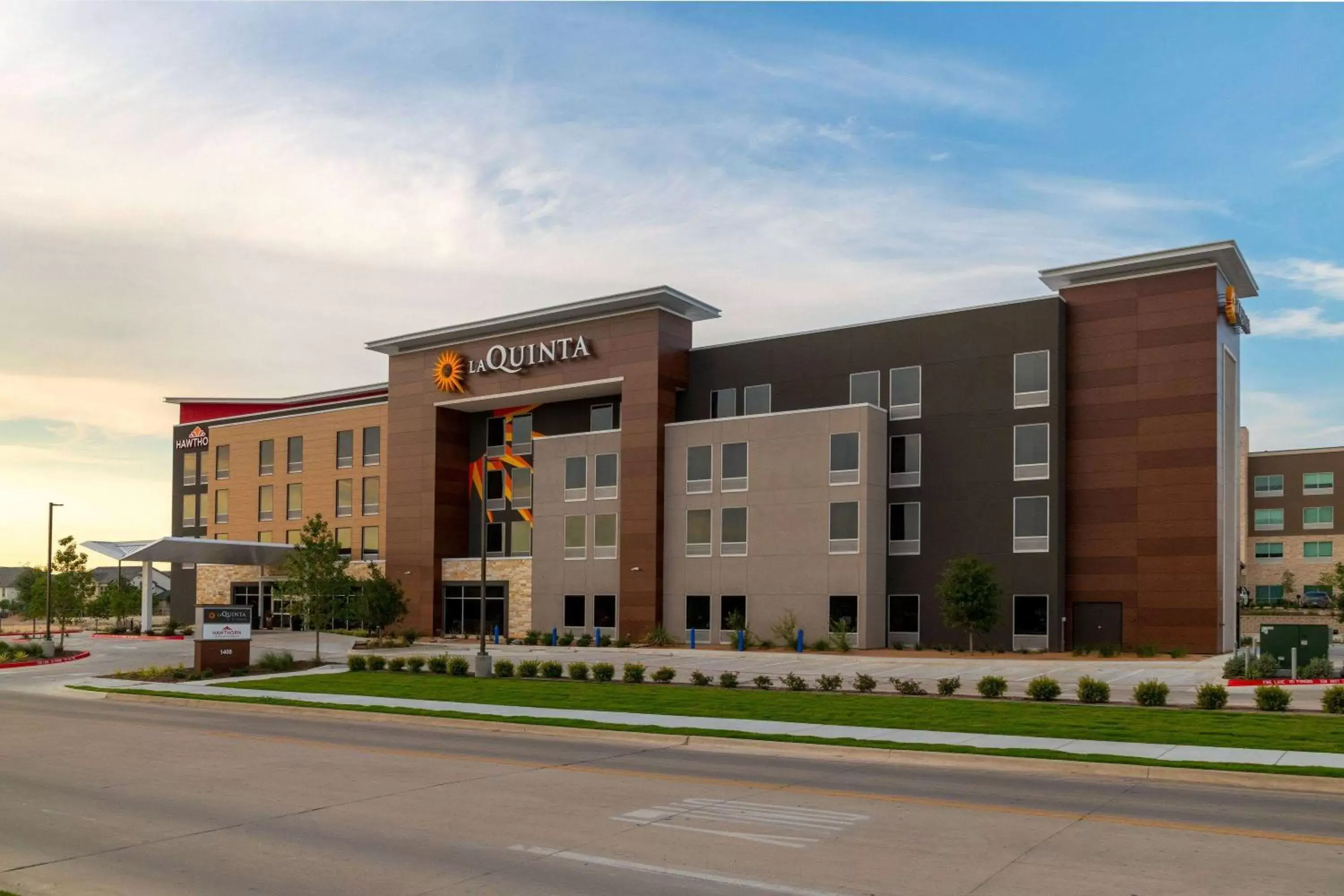 Property building in La Quinta Inn & Suites by Wyndham Pflugerville Property building in La Quinta Inn & Suites by Wyndham Pflugerville