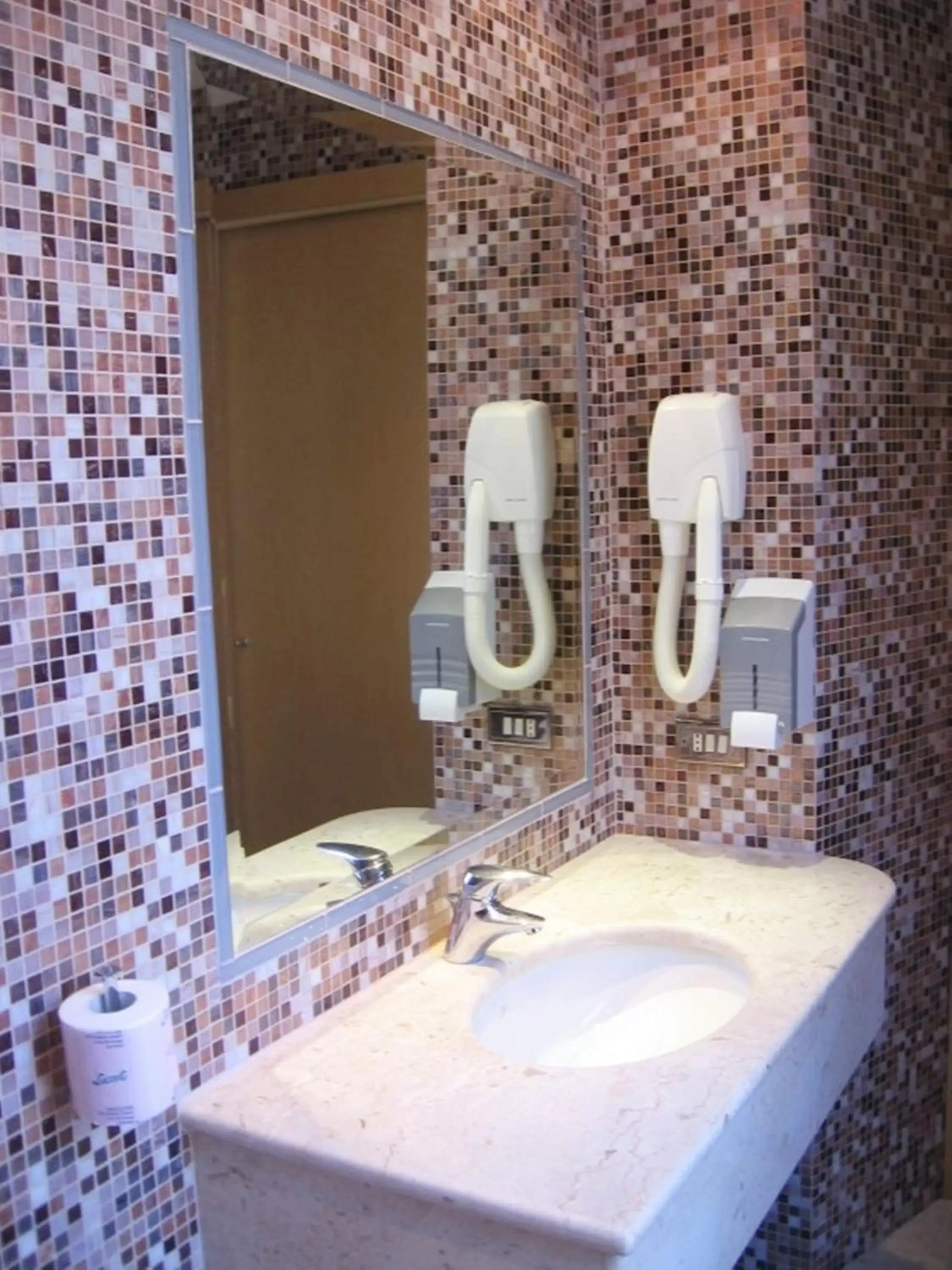 Double or Twin Room with Tour Package in Hotel Aphrodite Double or Twin Room with Tour Package in Hotel Aphrodite