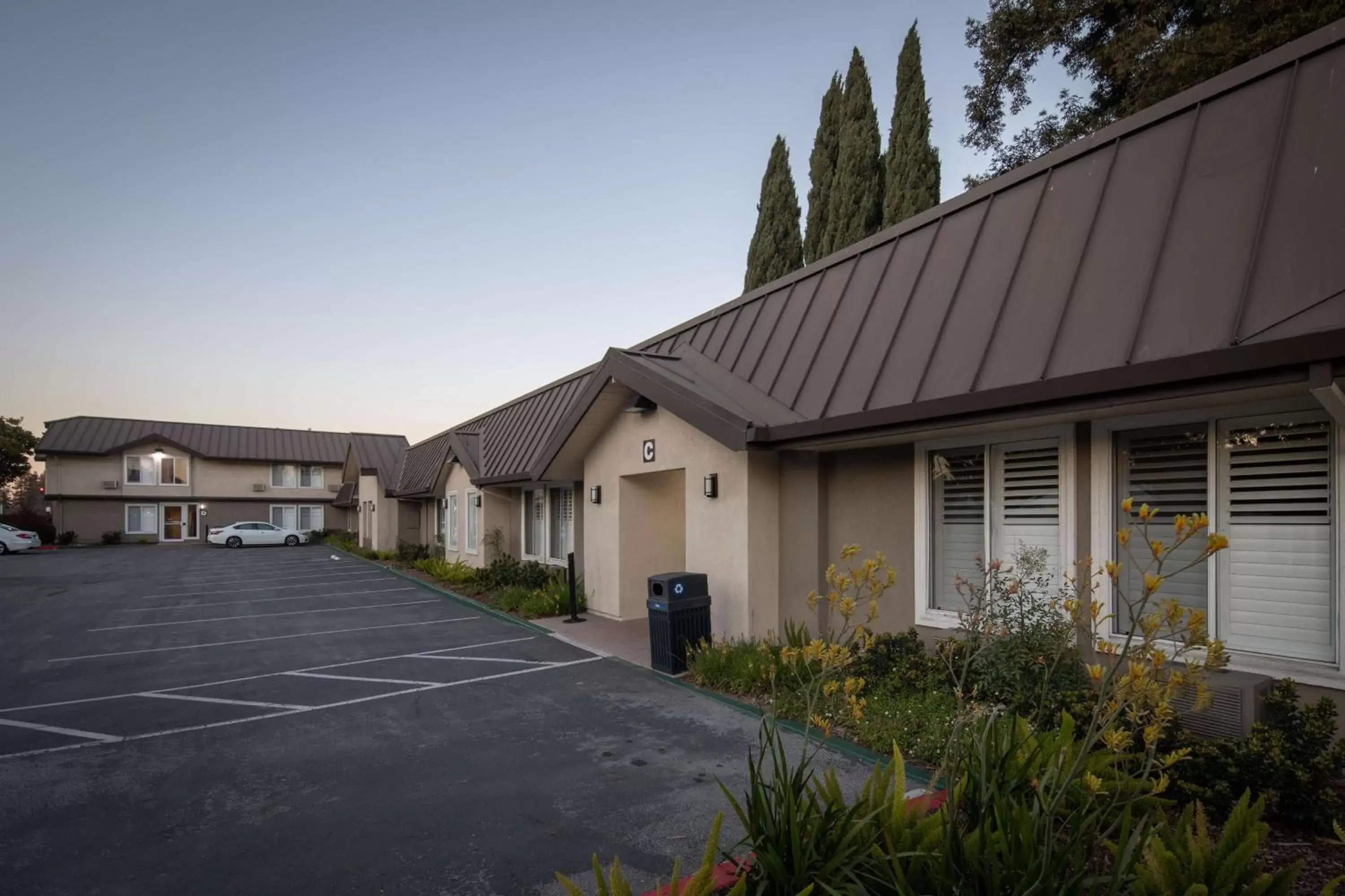 Property Building in Best Western Silicon Valley Inn