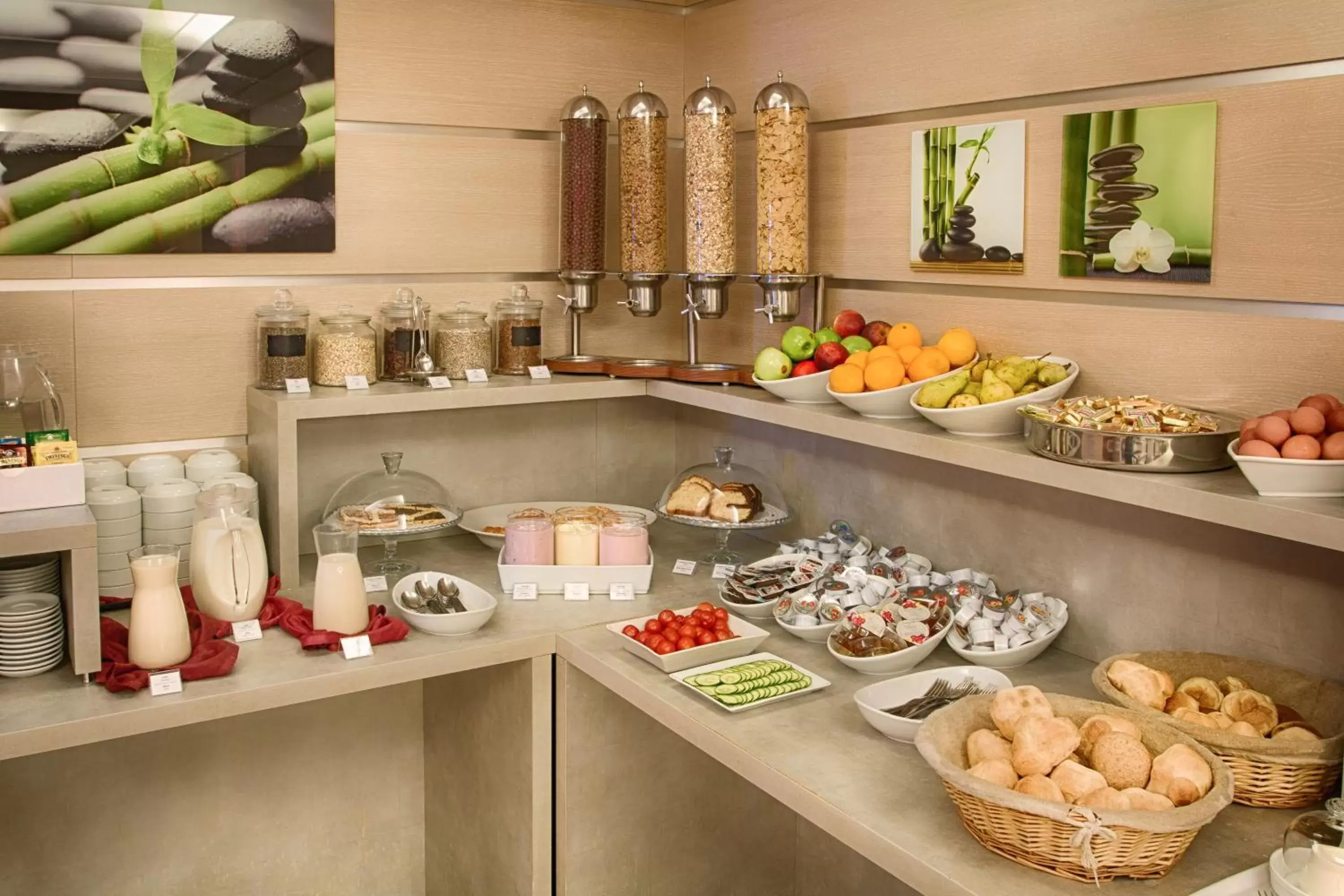 Restaurant/places to eat in Hotel Raganelli Restaurant/places to eat in Hotel Raganelli