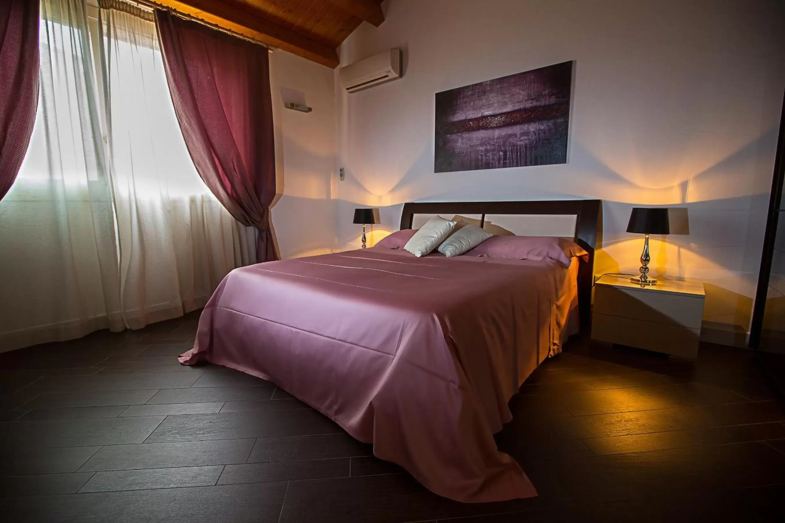 Decorative detail, Bed in Palazzo Ducale Suites