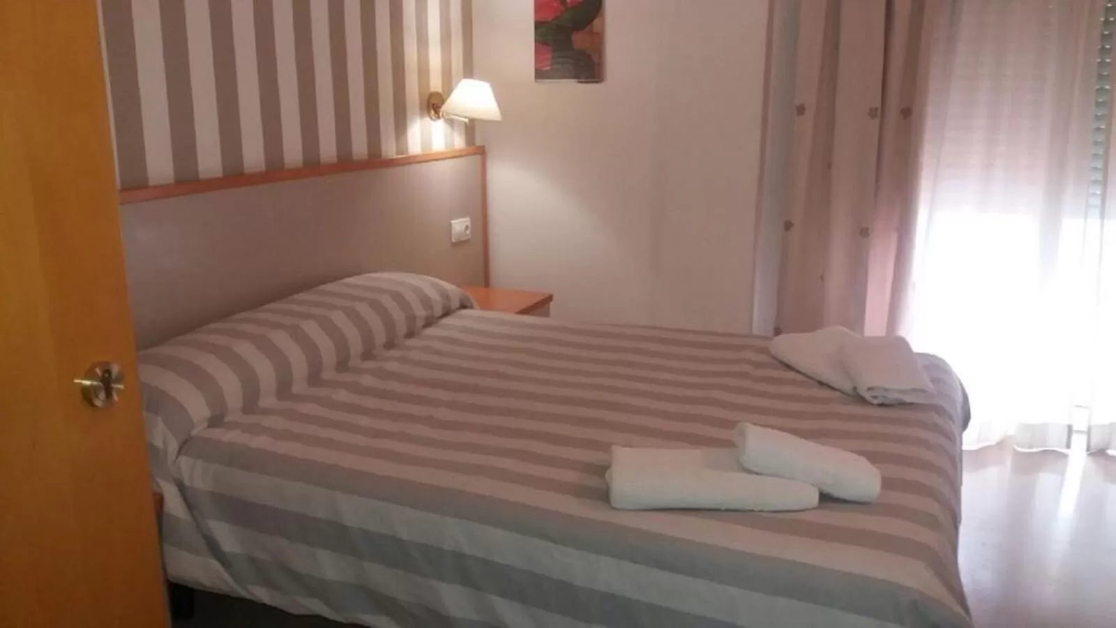Photo of the whole room, Bed in Hotel Cosmos Tarragona