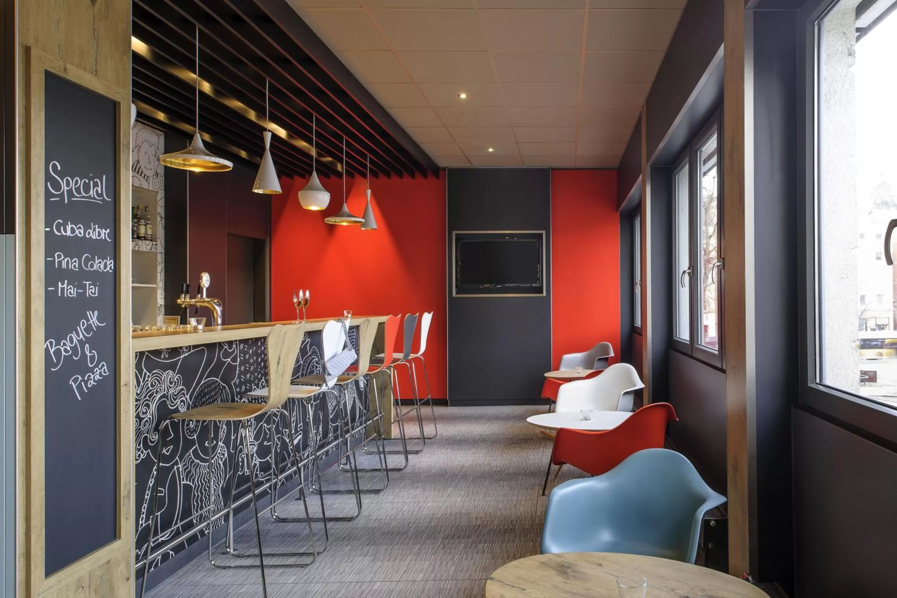 Communal lounge/ TV room in ibis Stuttgart Centrum