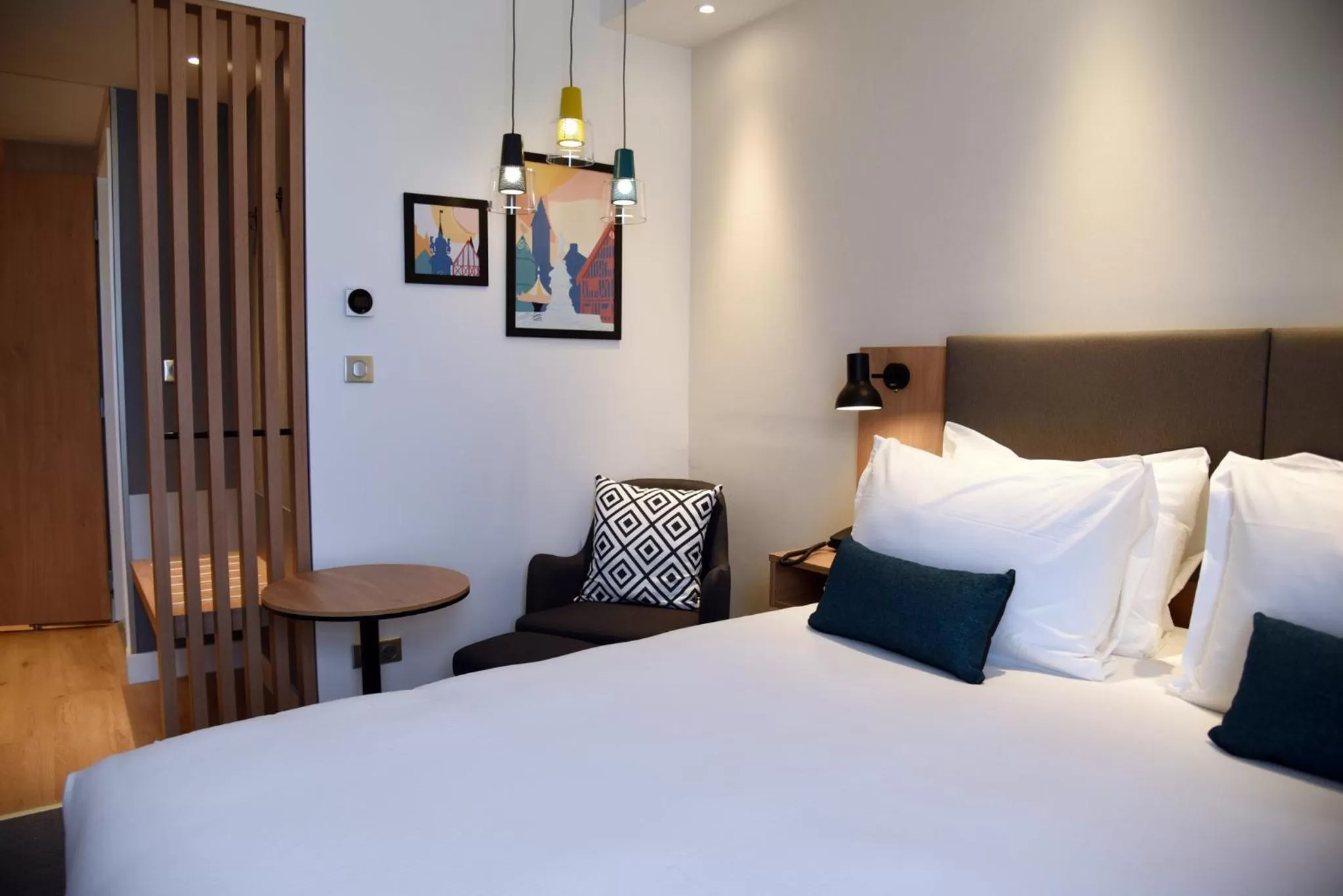 Photo of the whole room, Bed in Holiday Inn Dijon Sud - Longvic by IHG