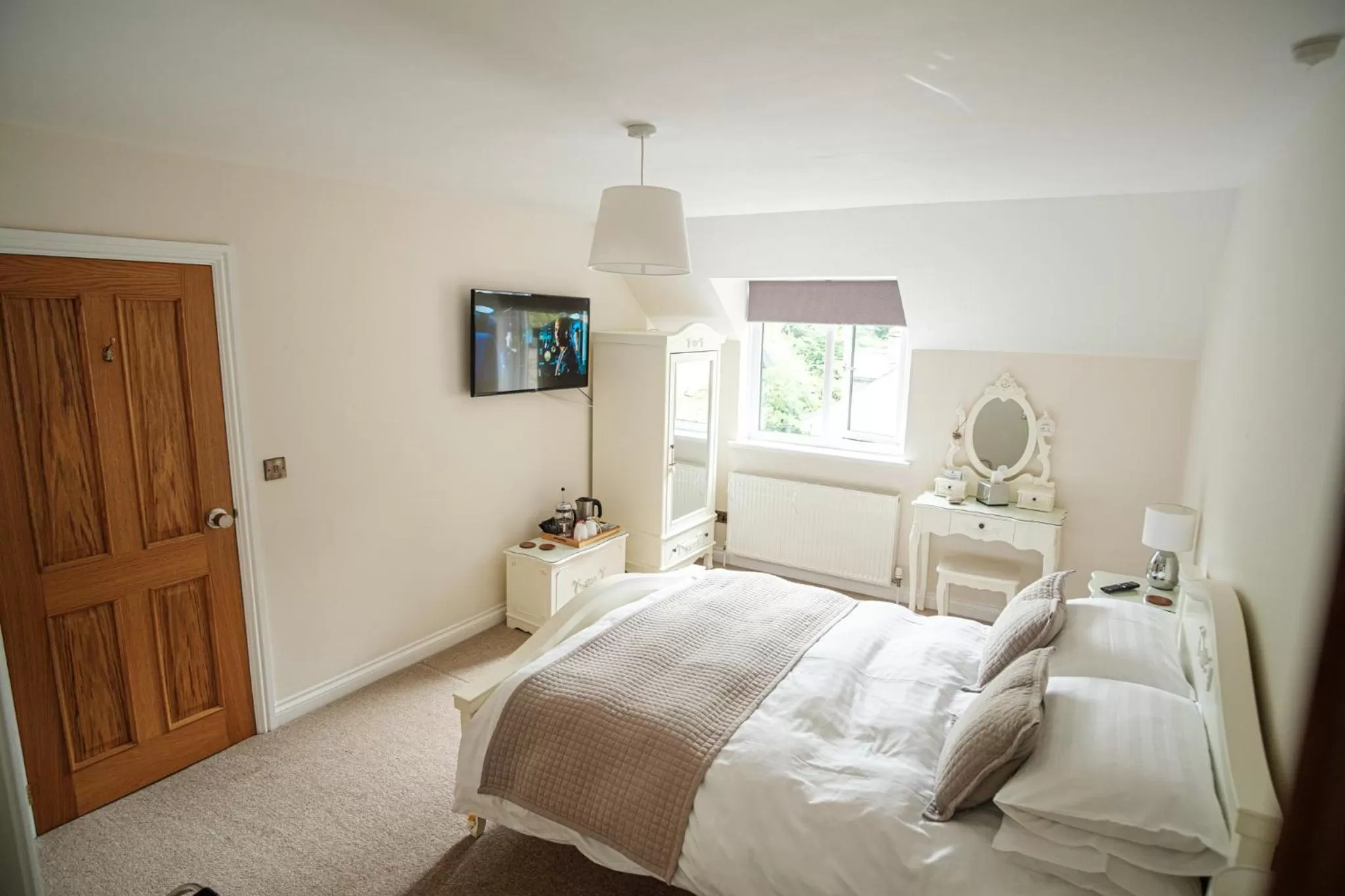 Bed in Mill Lodge-Brecon Beacons