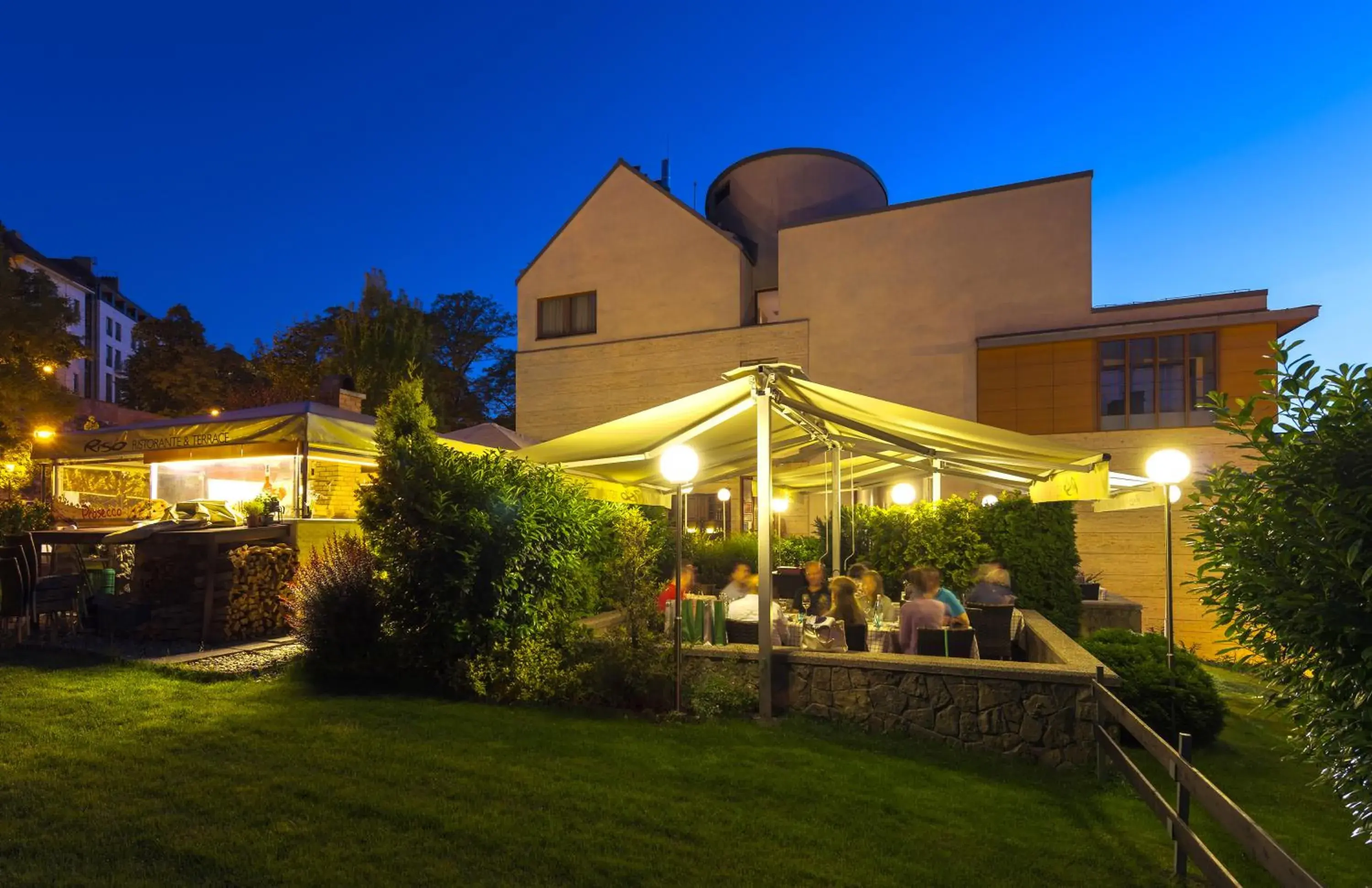 Property Building in Hotel Castle Garden