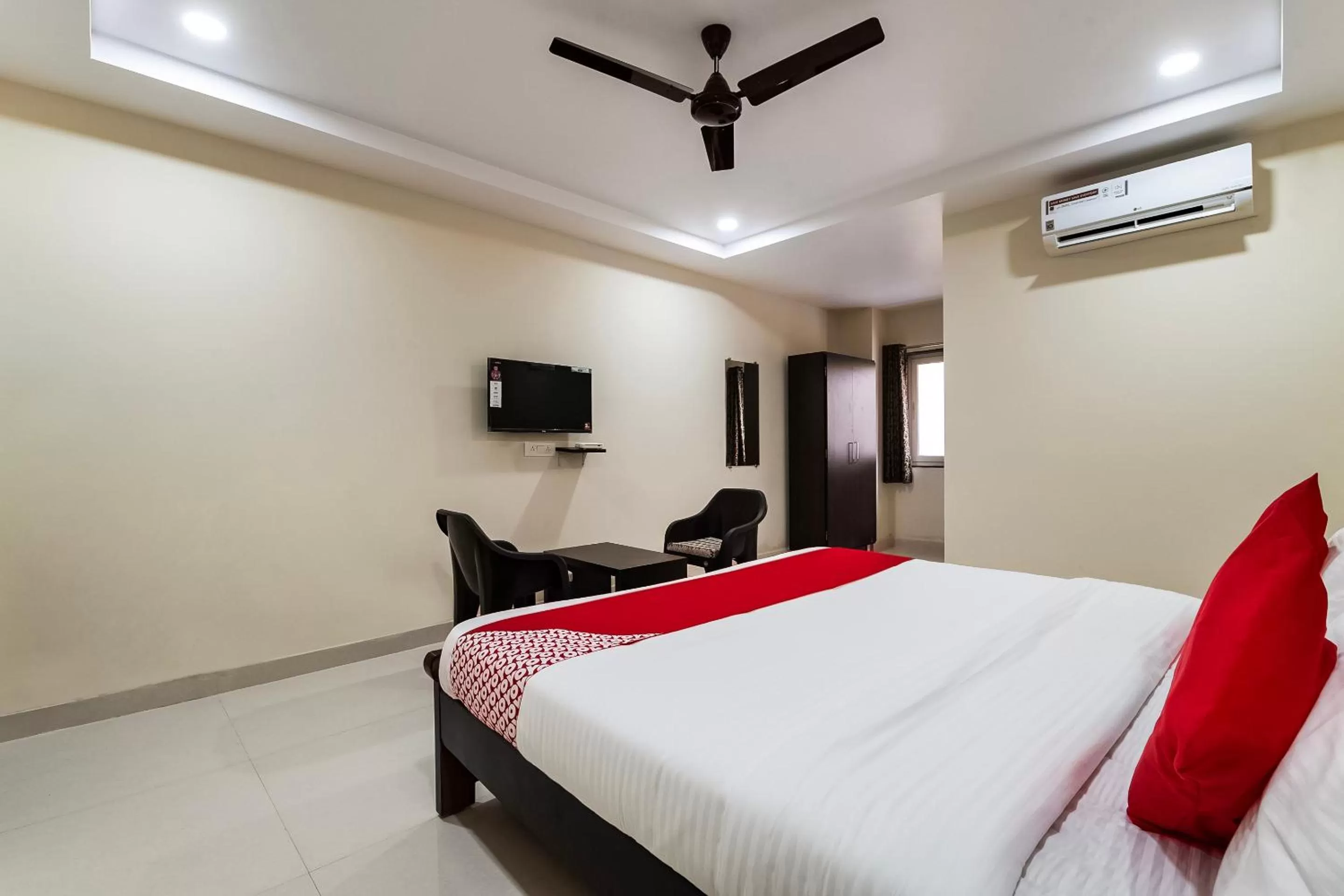 Bedroom, Bed in Capital O Hotel Green Tree