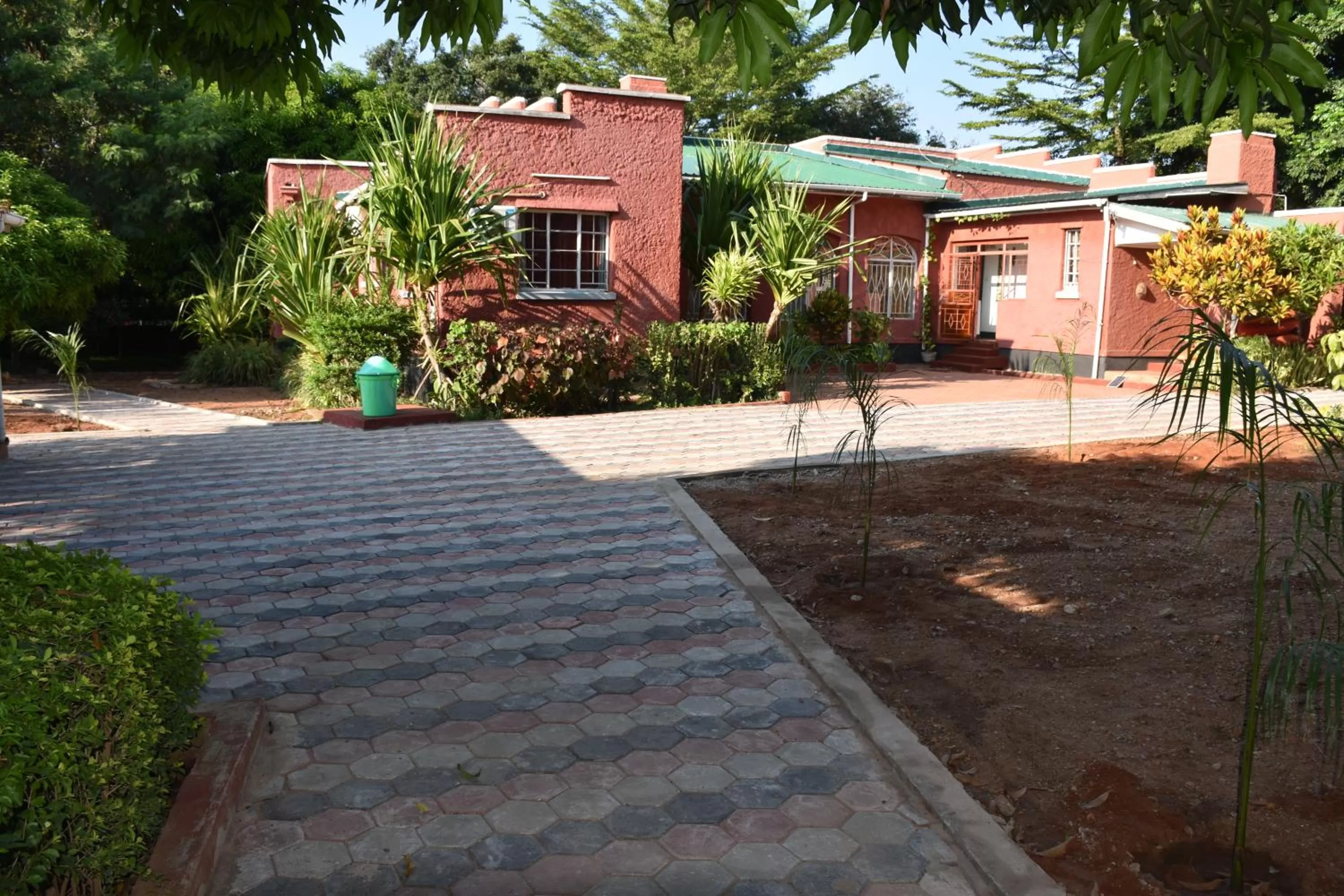 Property building in Tabonina Bis