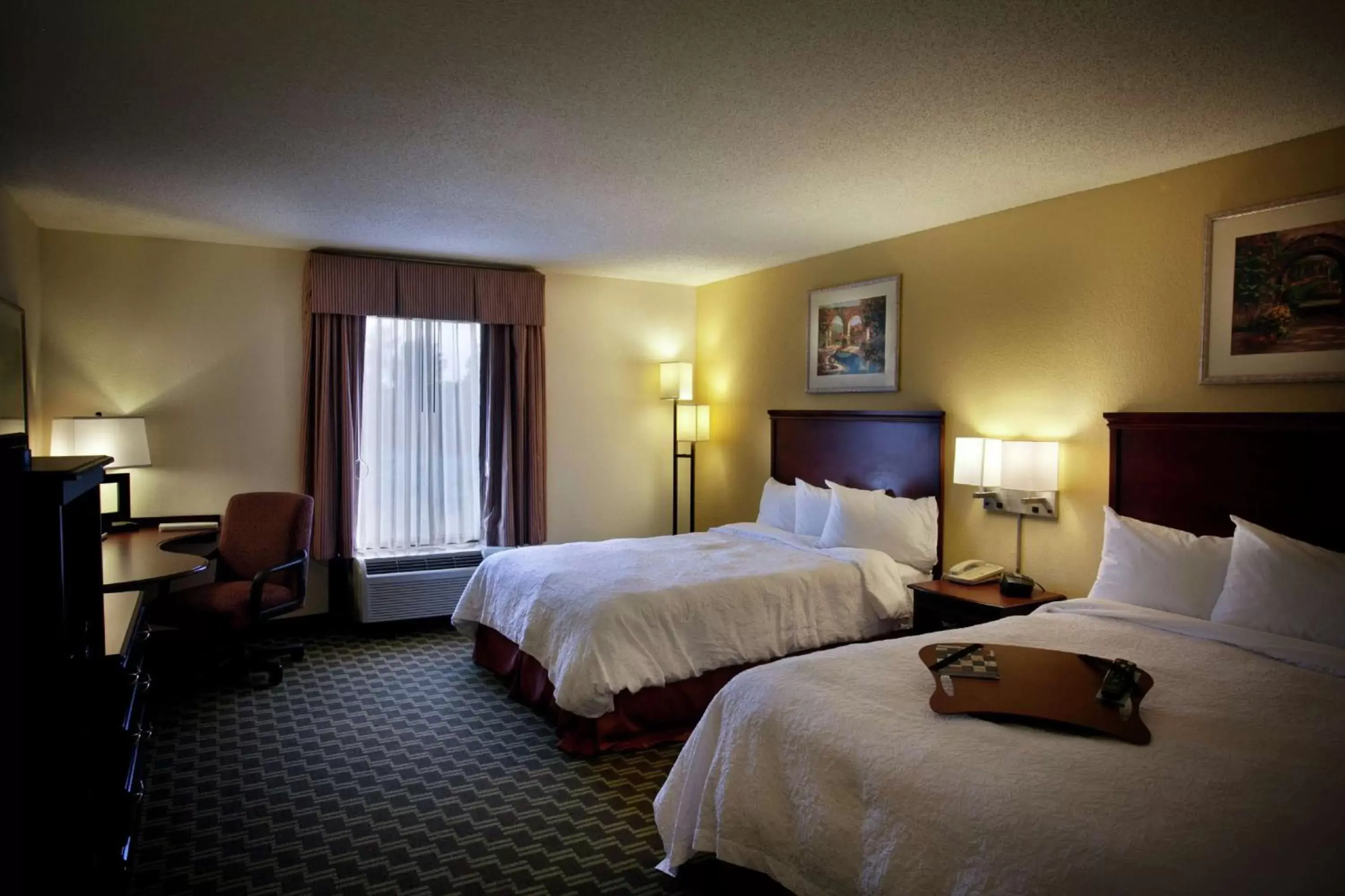 Bed in Hampton Inn By Hilton Carrollton, Ga