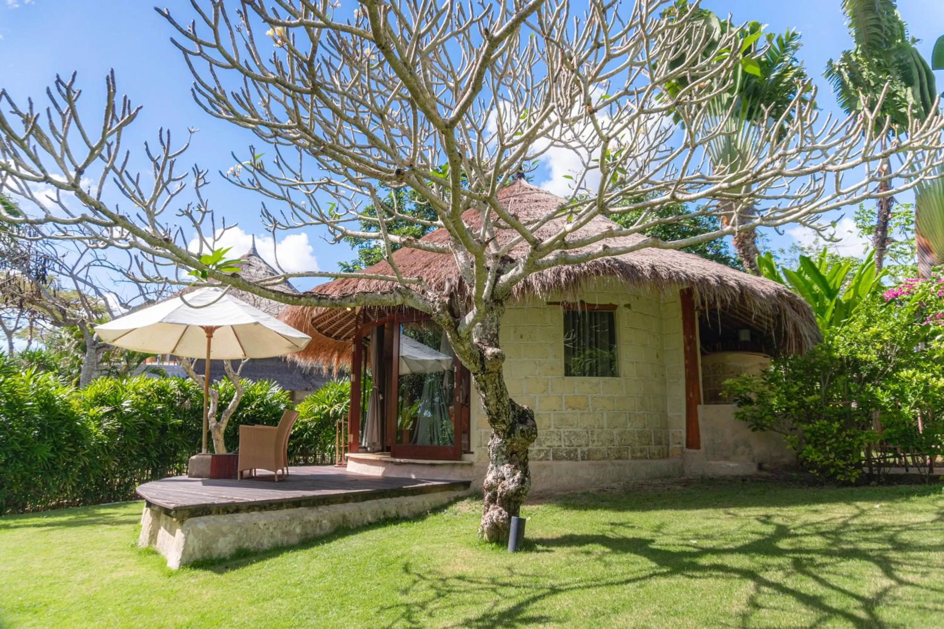 Property building in La Joya Balangan Resort