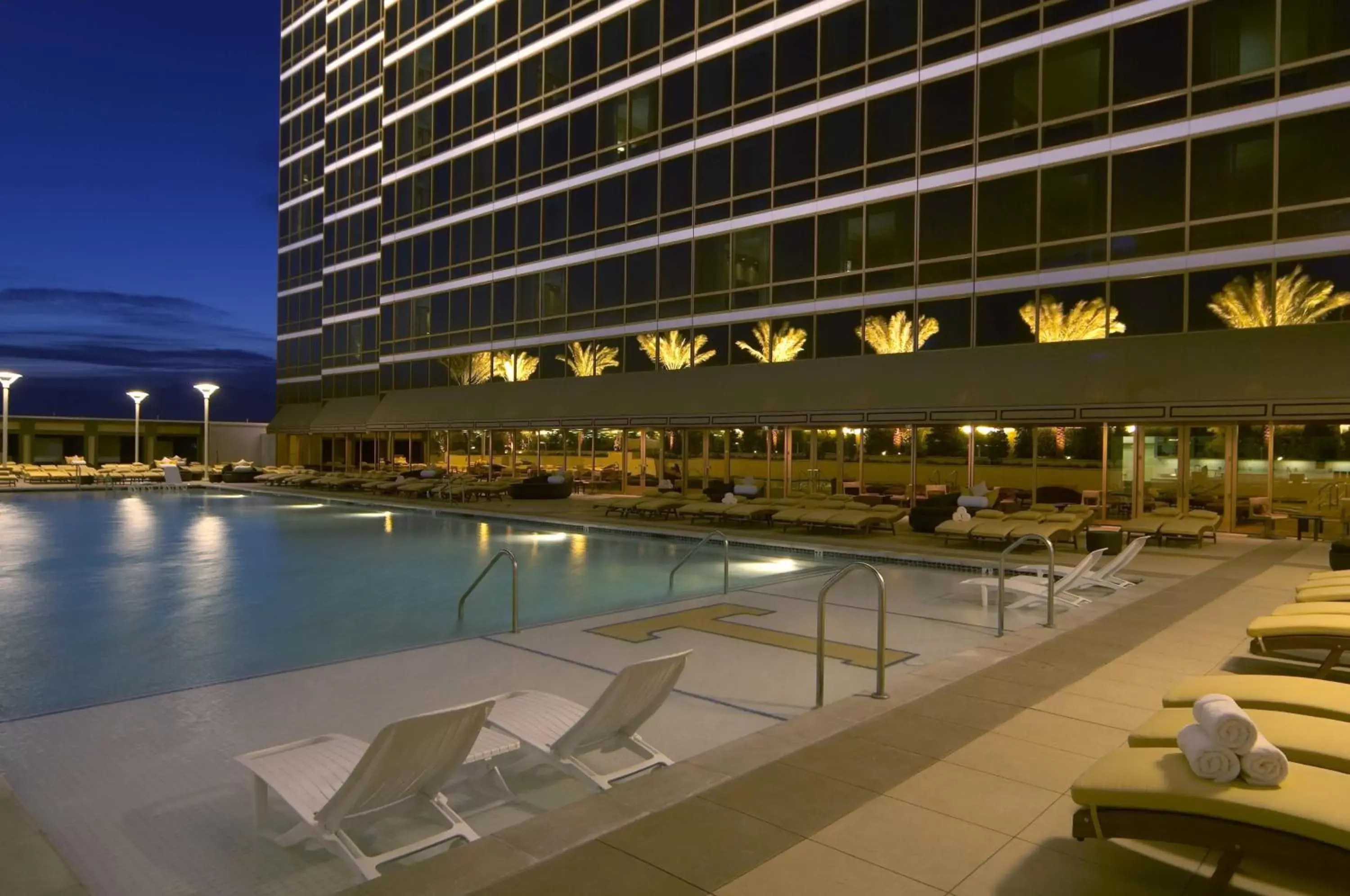 Night, Swimming Pool in Trump International Hotel Las Vegas