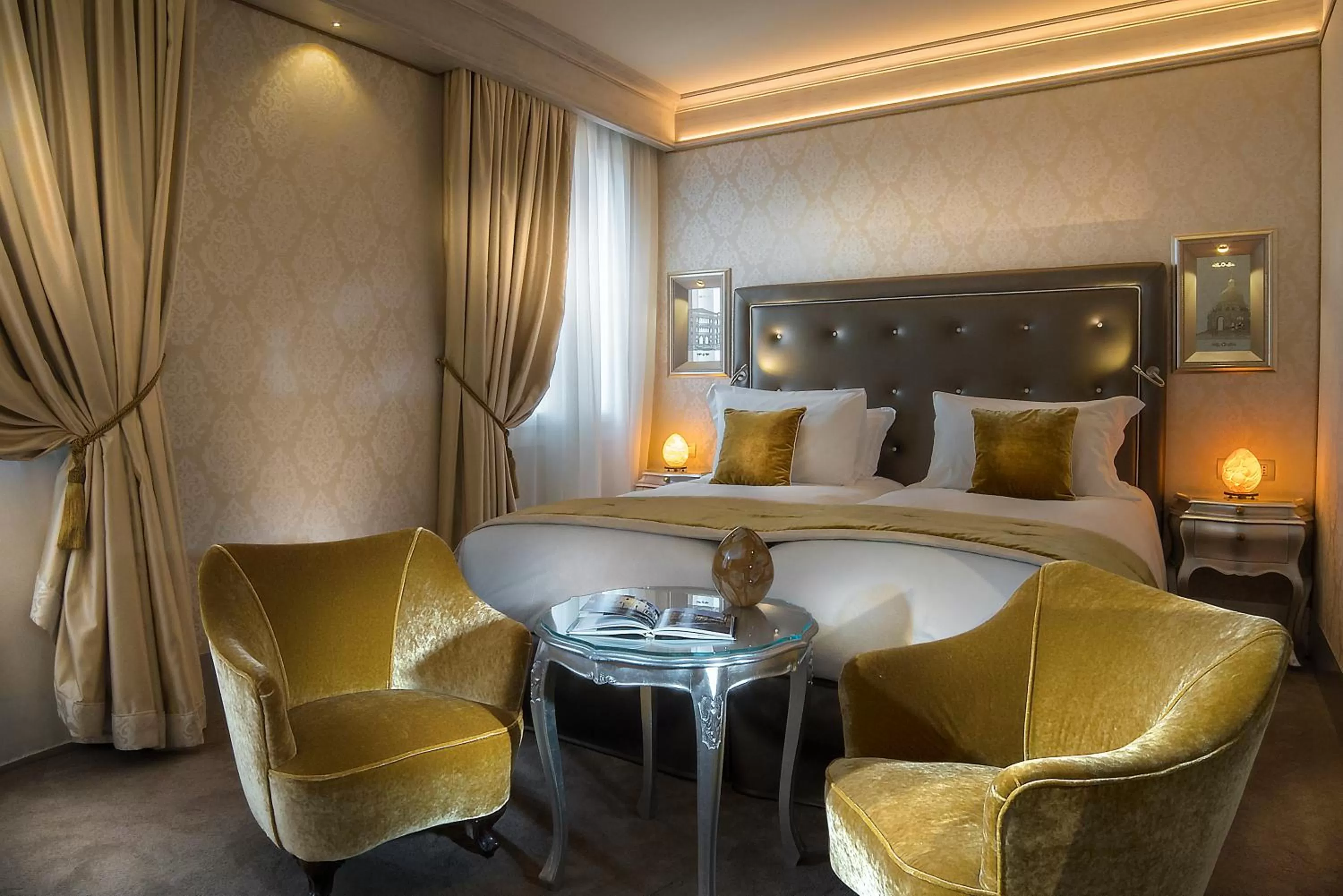 Photo of the whole room, Bed in Papadopoli Hotel Venezia - MGallery Collection