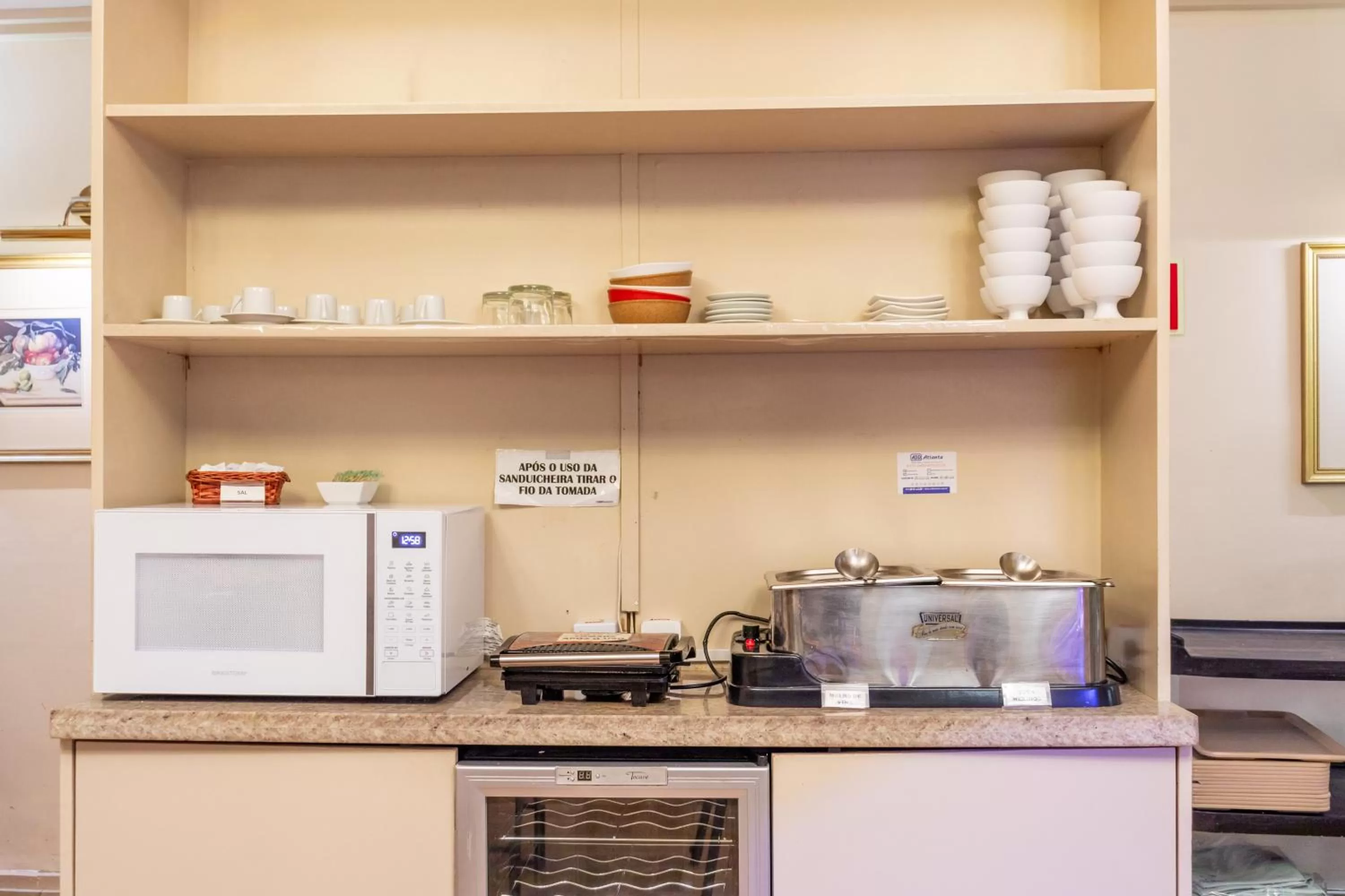 Coffee/tea facilities in Lancaster Hotel by Castelo Itaipava