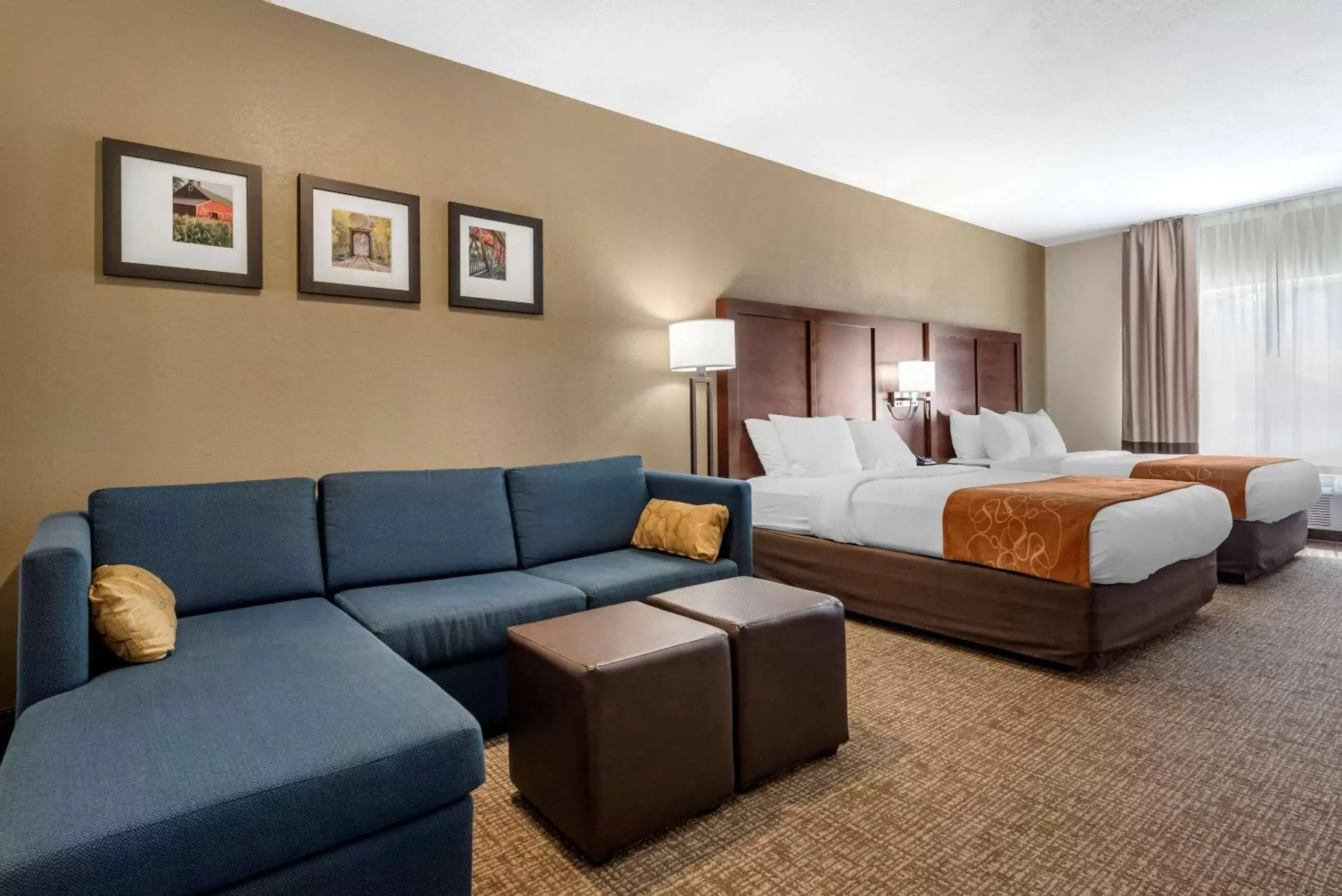 Bed in Comfort Suites Auburn near I-69