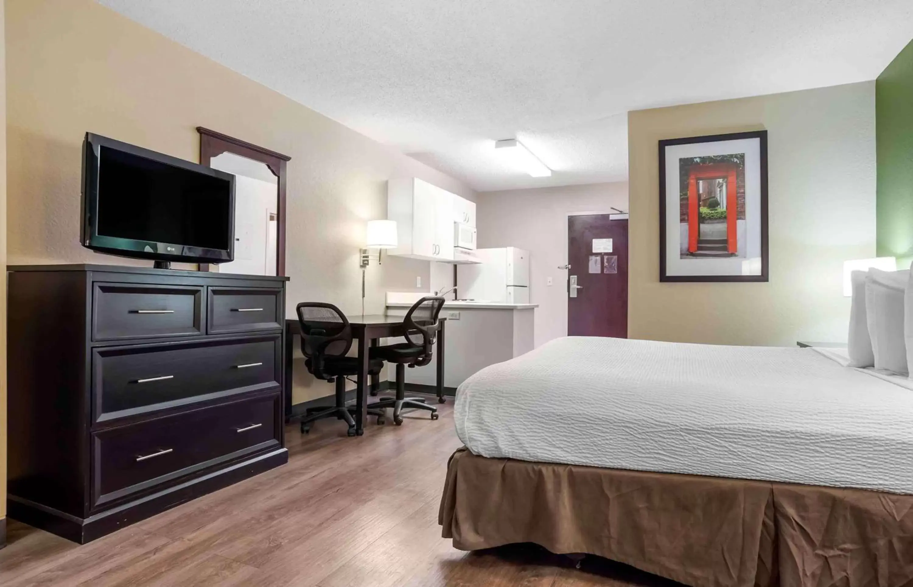 Bedroom, Bed in Extended Stay America Suites - Pensacola - University Mall