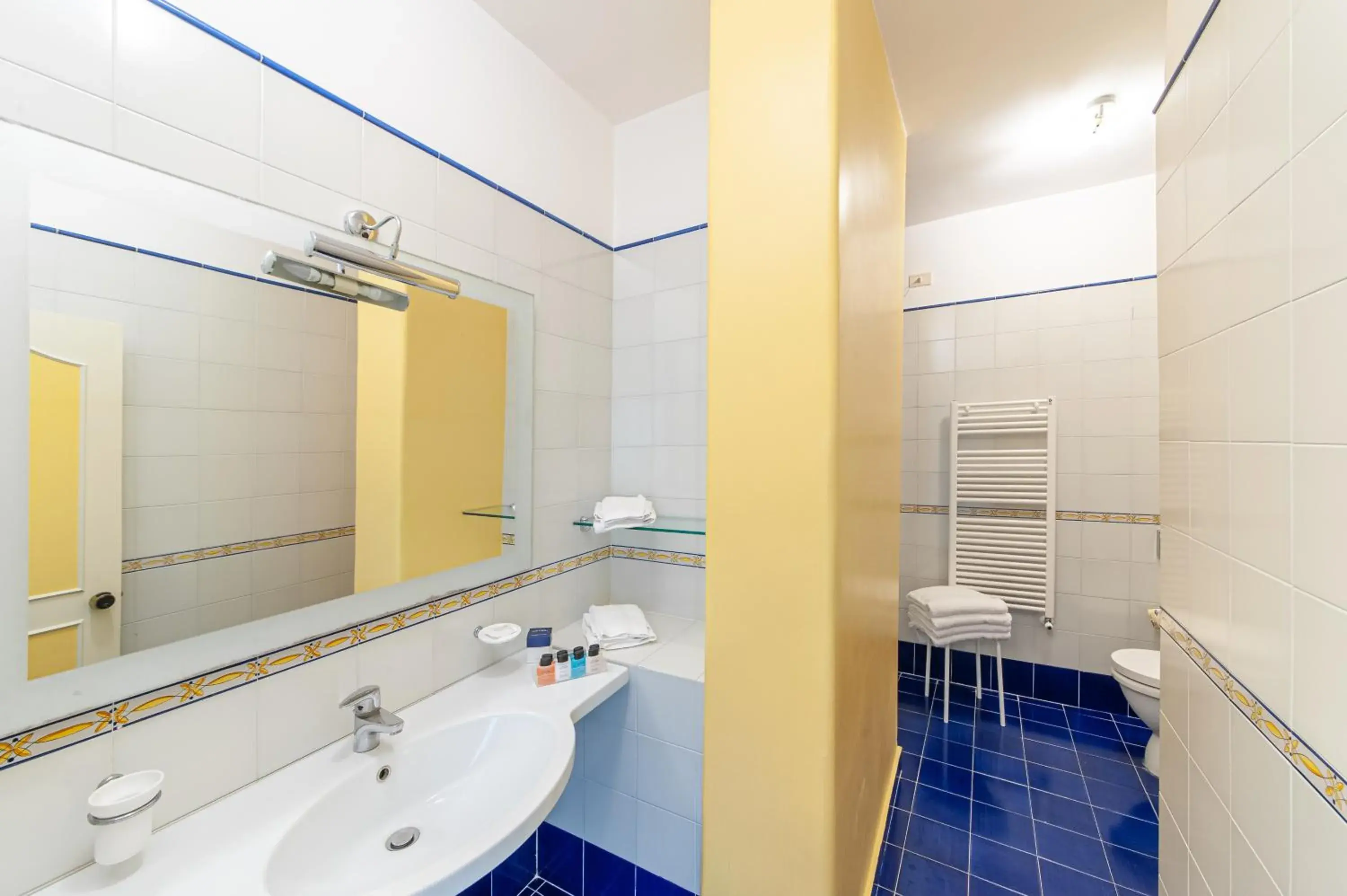Shower, Bathroom in Hotel Club Due Torri