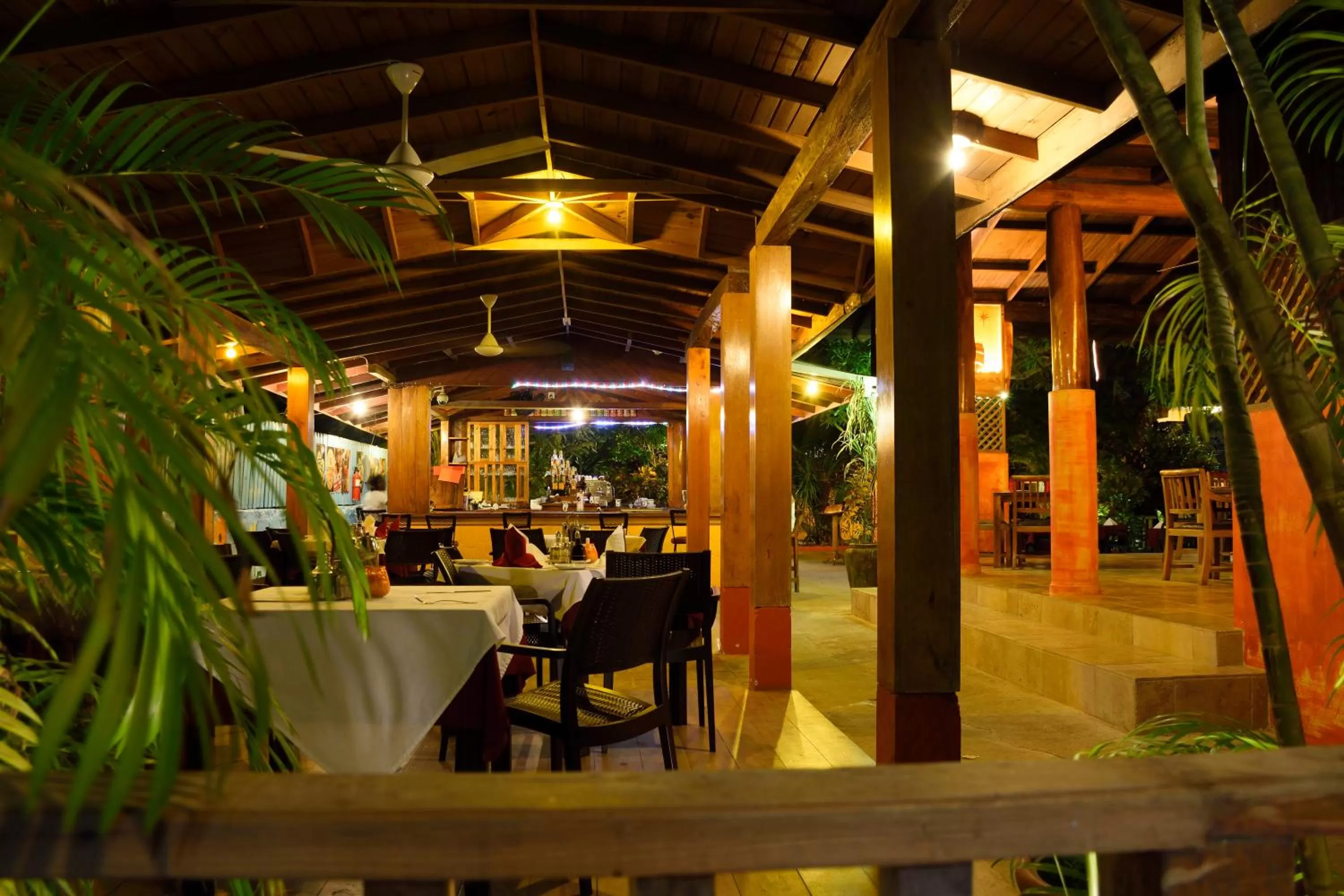 Restaurant/places to eat in Sunrise Club Hotel
