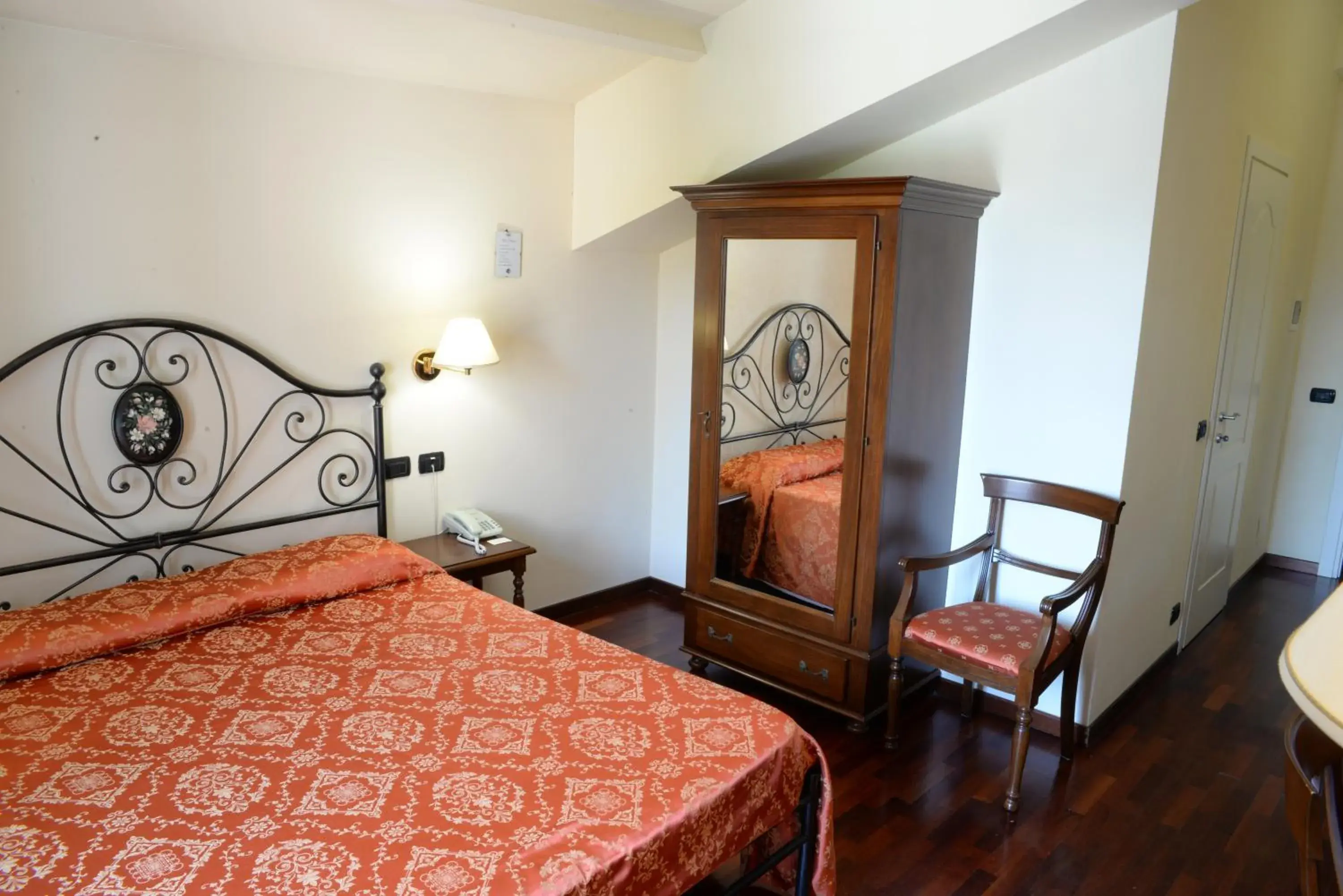 Bed in Villa Chiara Hotel