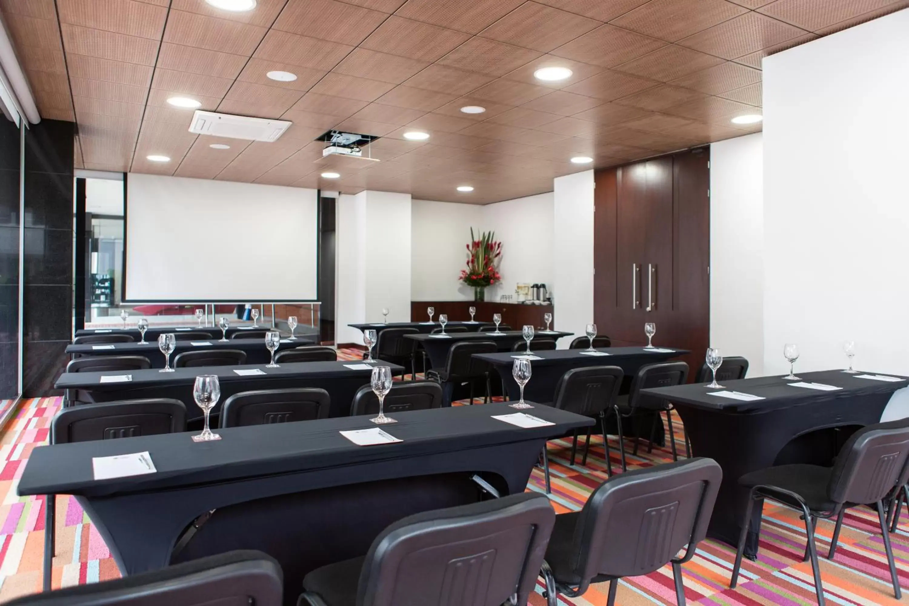 Meeting/conference room in Best Western Plus 93 Park Hotel