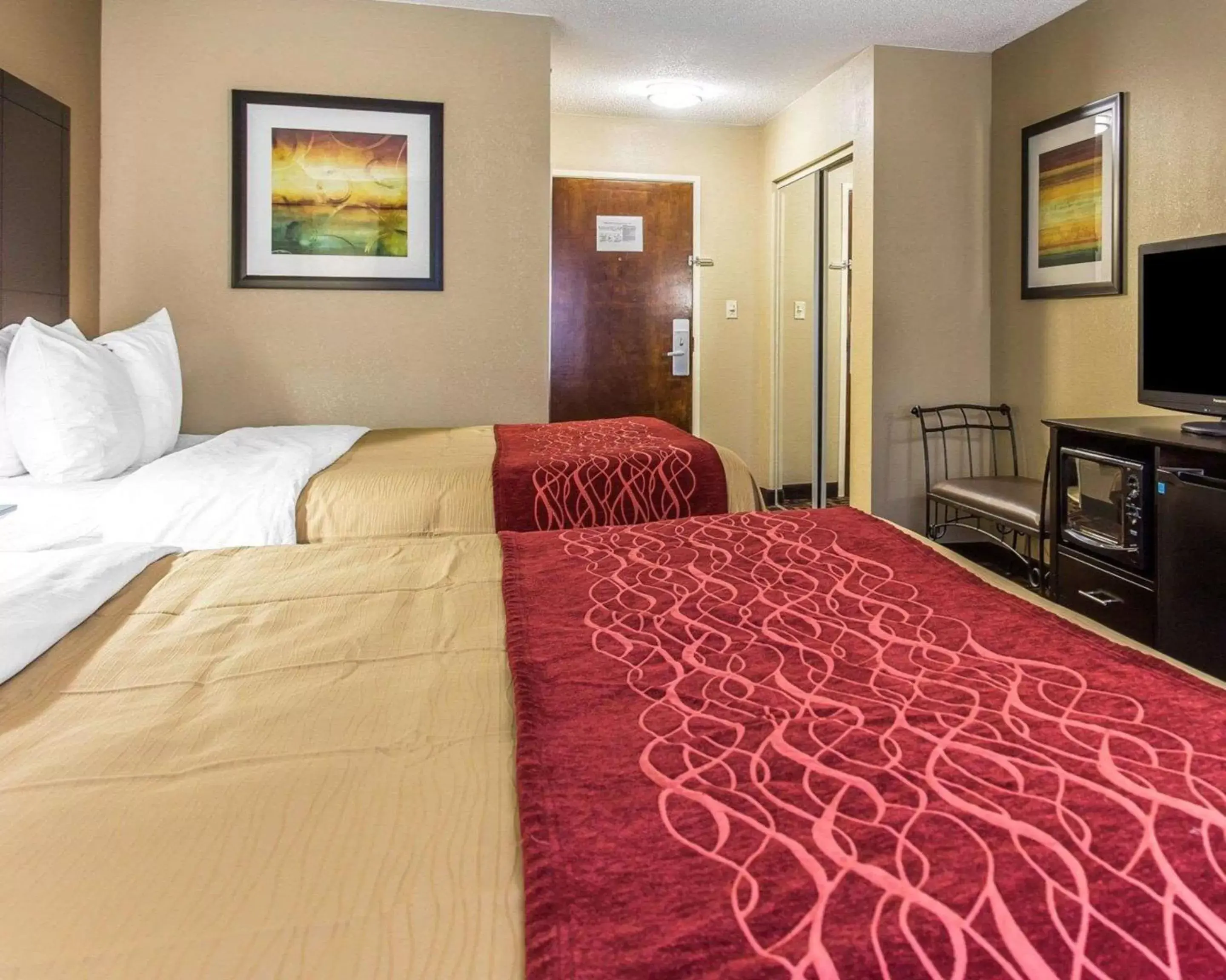 Photo of the whole room, Bed in Quality Inn Lincolnton