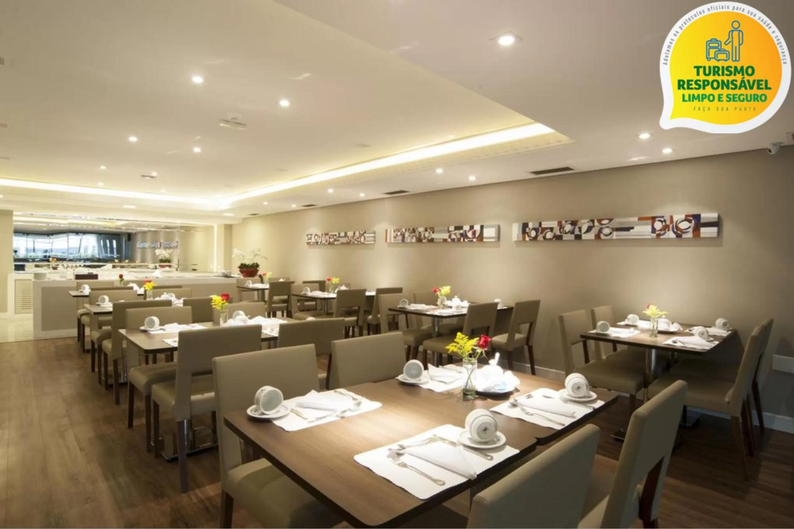 Restaurant/places to eat in Hotel Victoria Villa Curitiba by Nacional Inn