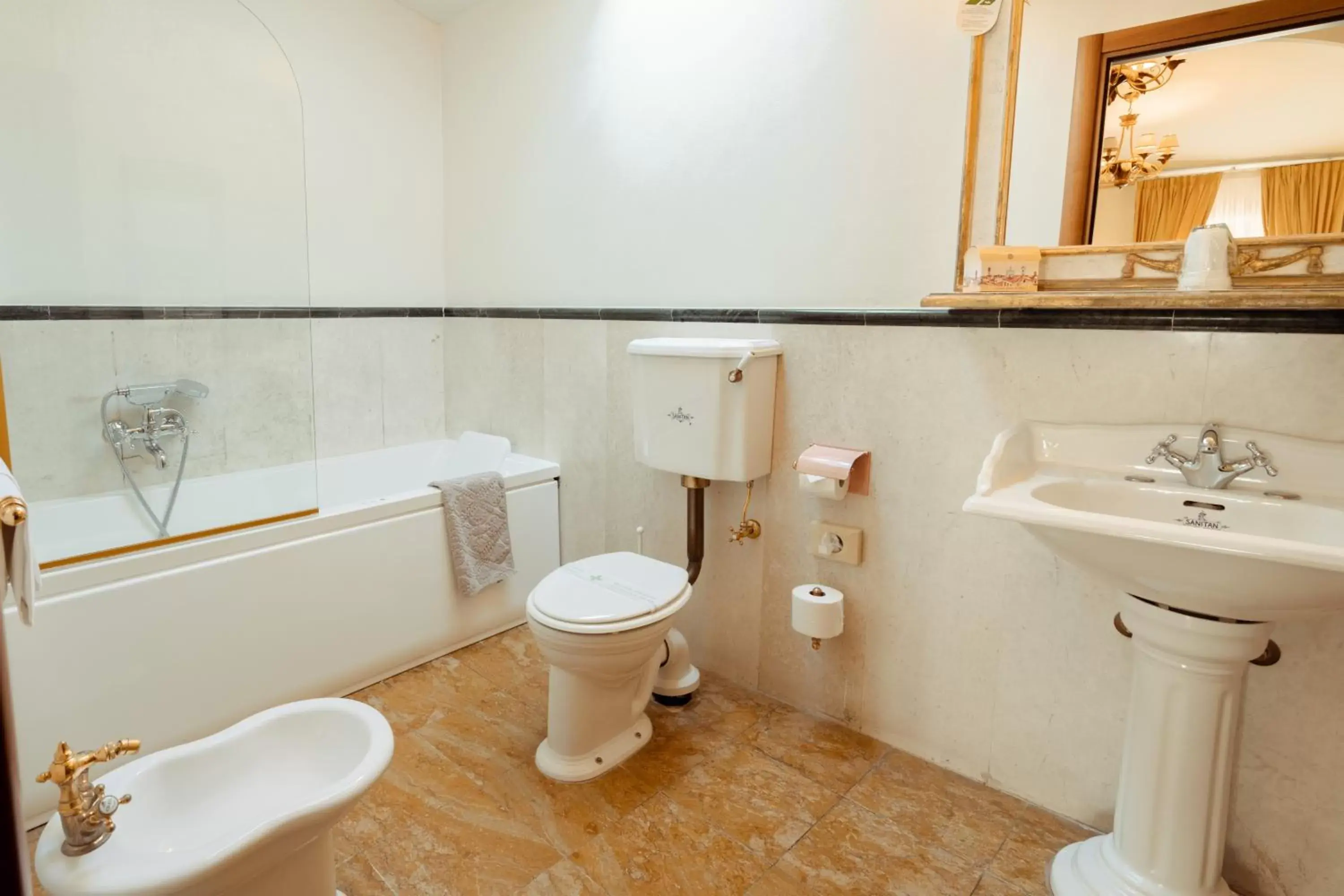 Shower, Bathroom in Hotel Palazzo Alexander