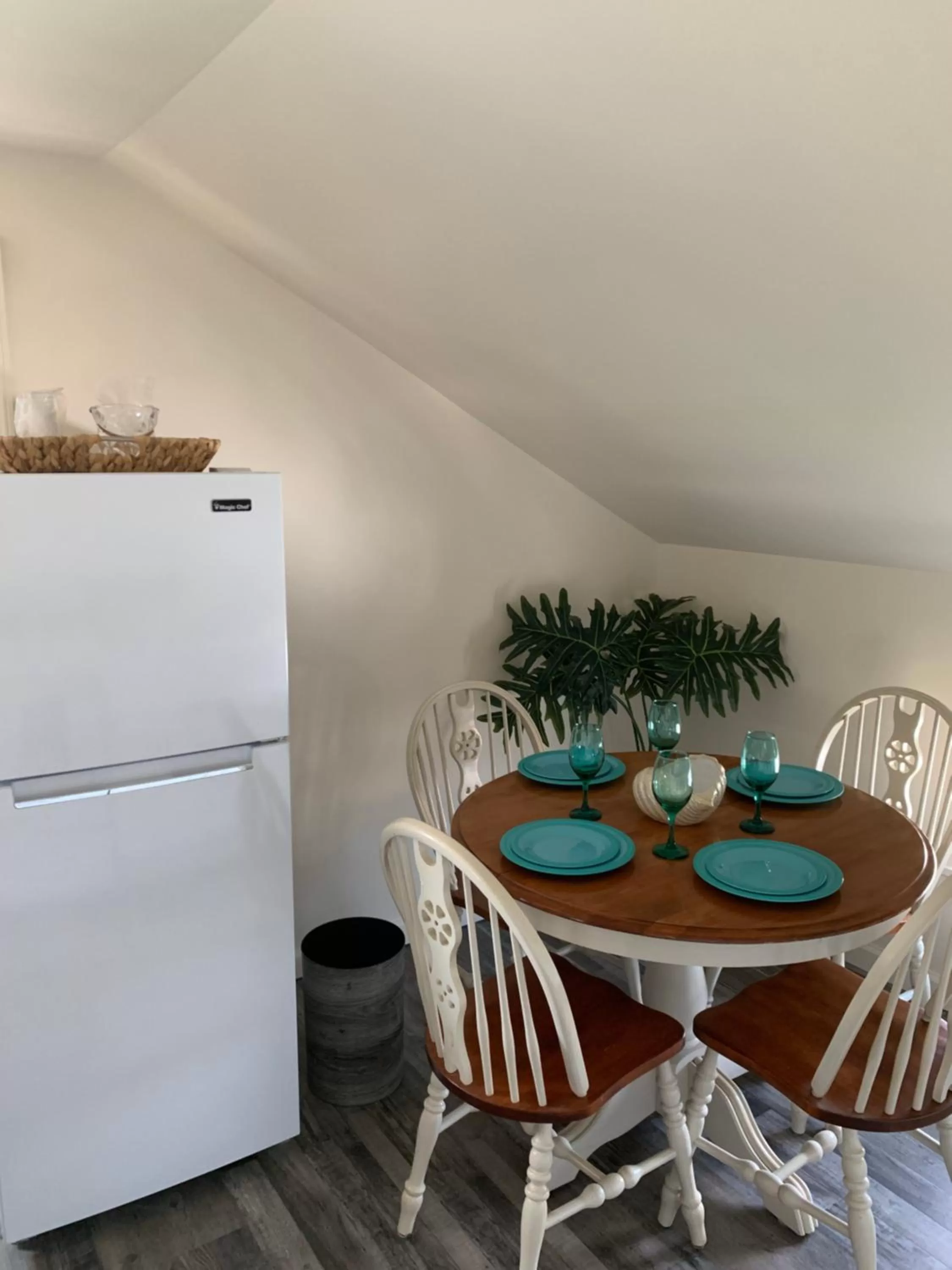 Kitchen or kitchenette in Ocean Glass Inn
