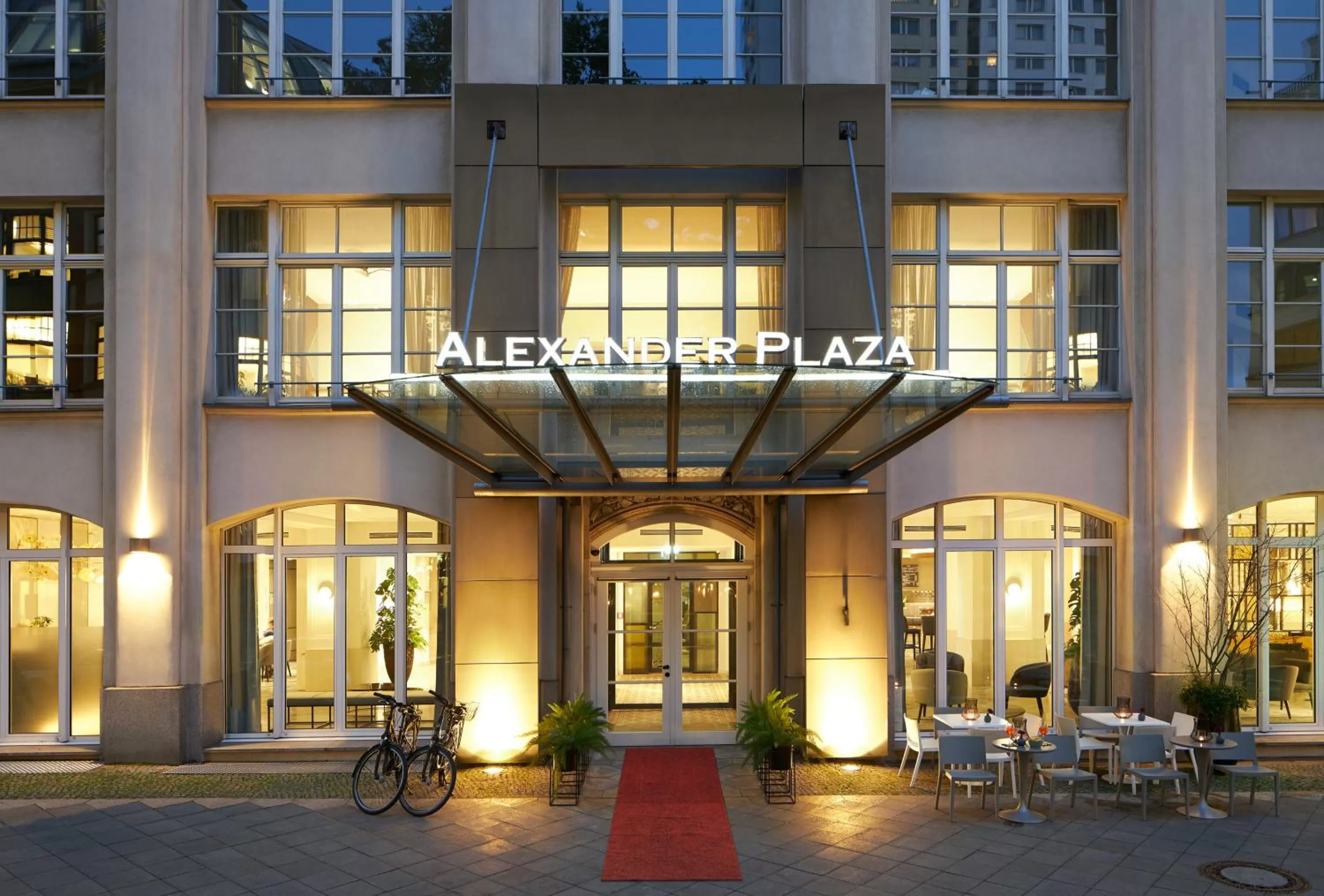 Property building in Classik Hotel Alexander Plaza