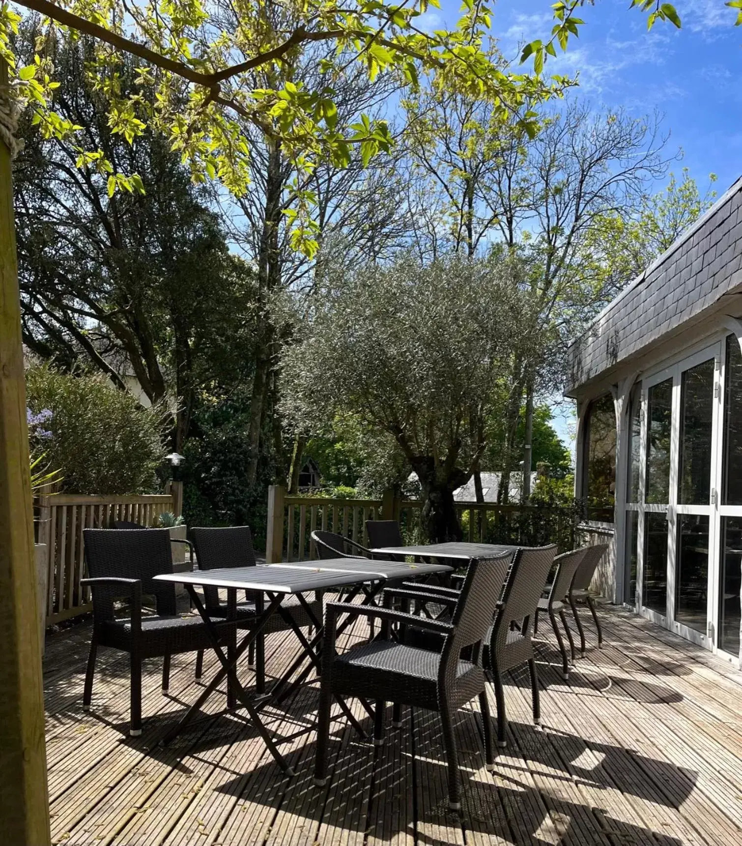 Patio in Le Clos Du Pontic Logis et Cit'Hotel