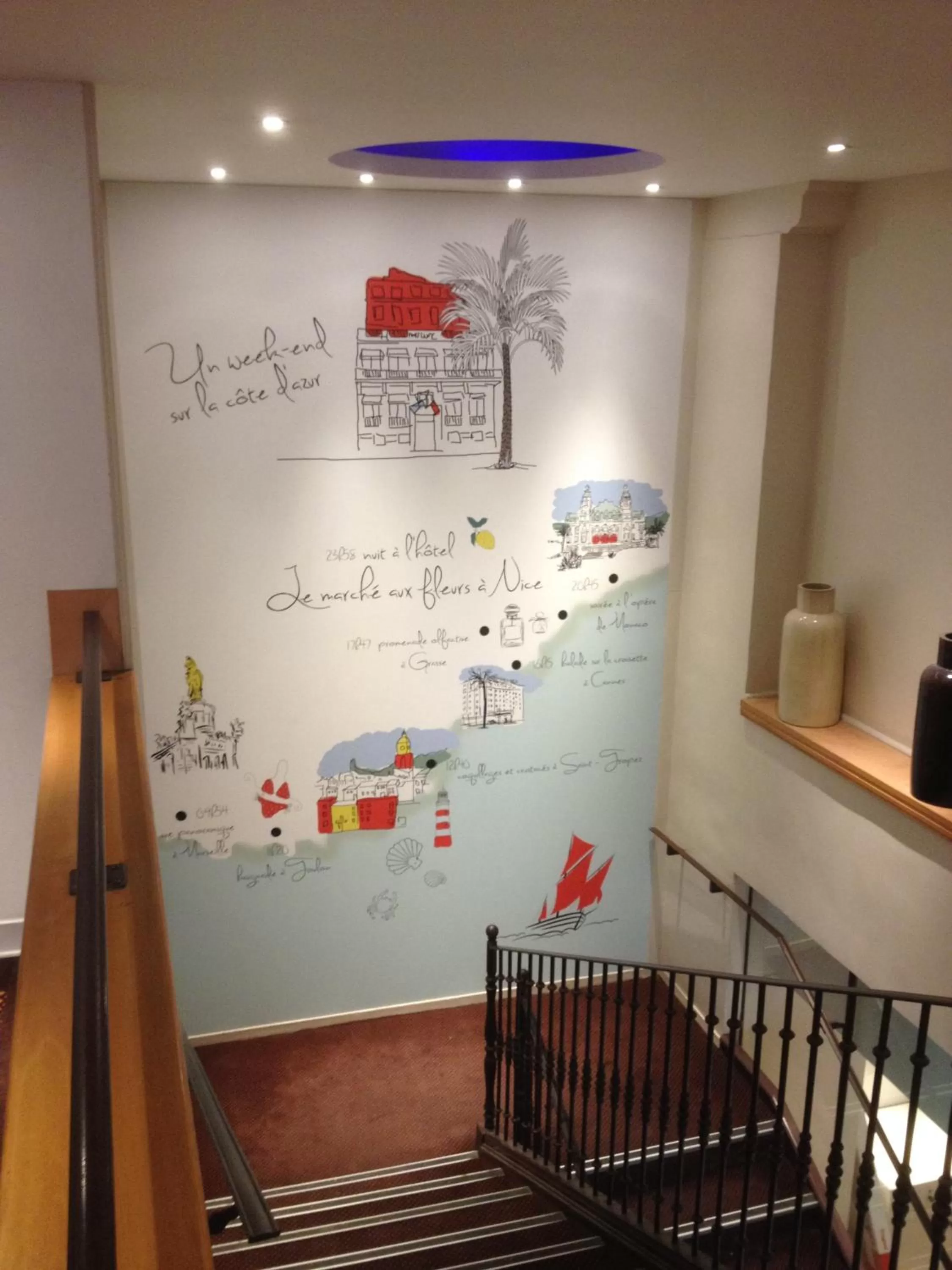 Lobby or reception in Mercure Nice Marché Aux Fleurs