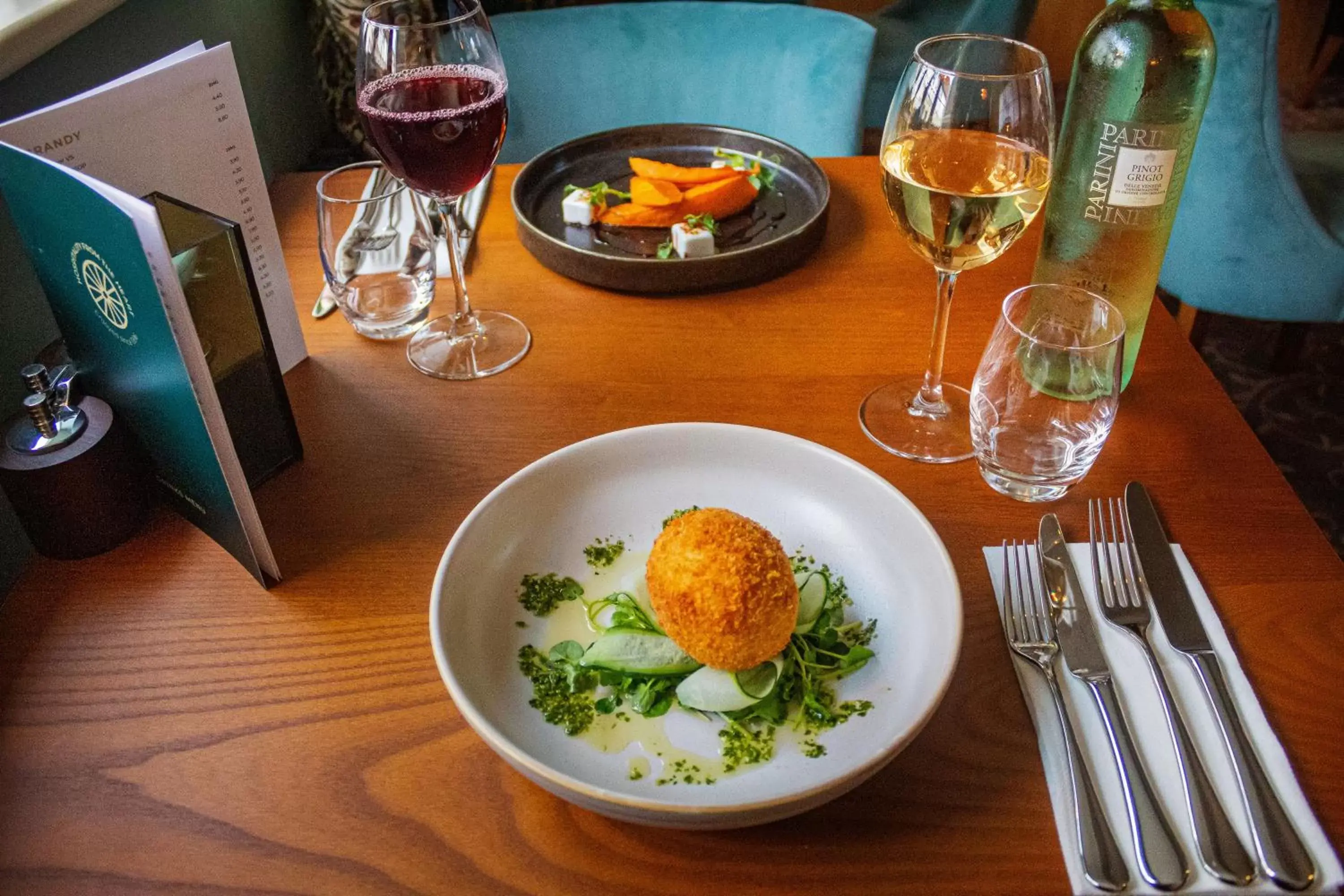 Food and drinks, Lunch and Dinner in The George Hotel, Amesbury, Wiltshire