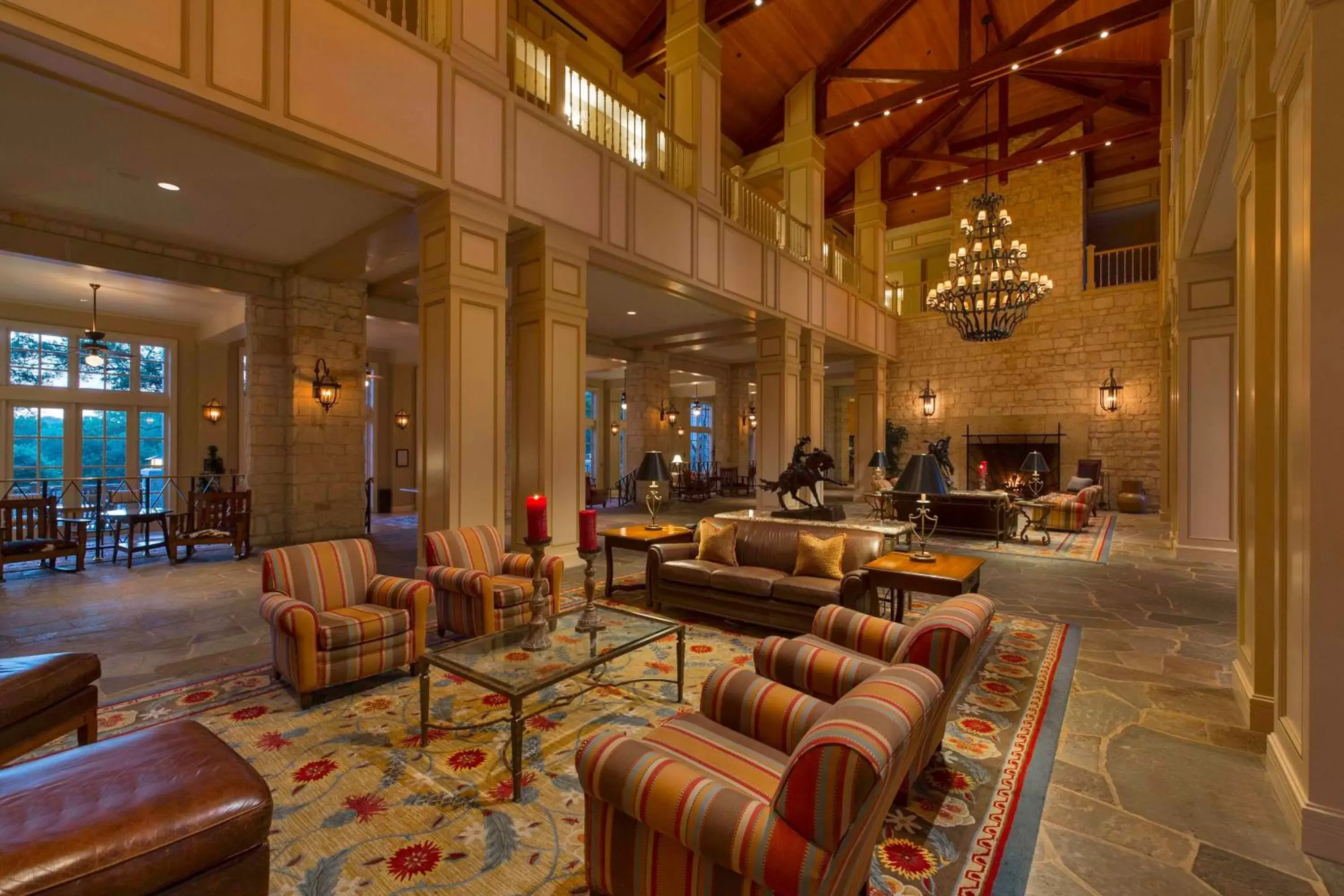 Lobby or reception, Lounge/Bar in Hyatt Regency Hill Country Resort & Spa