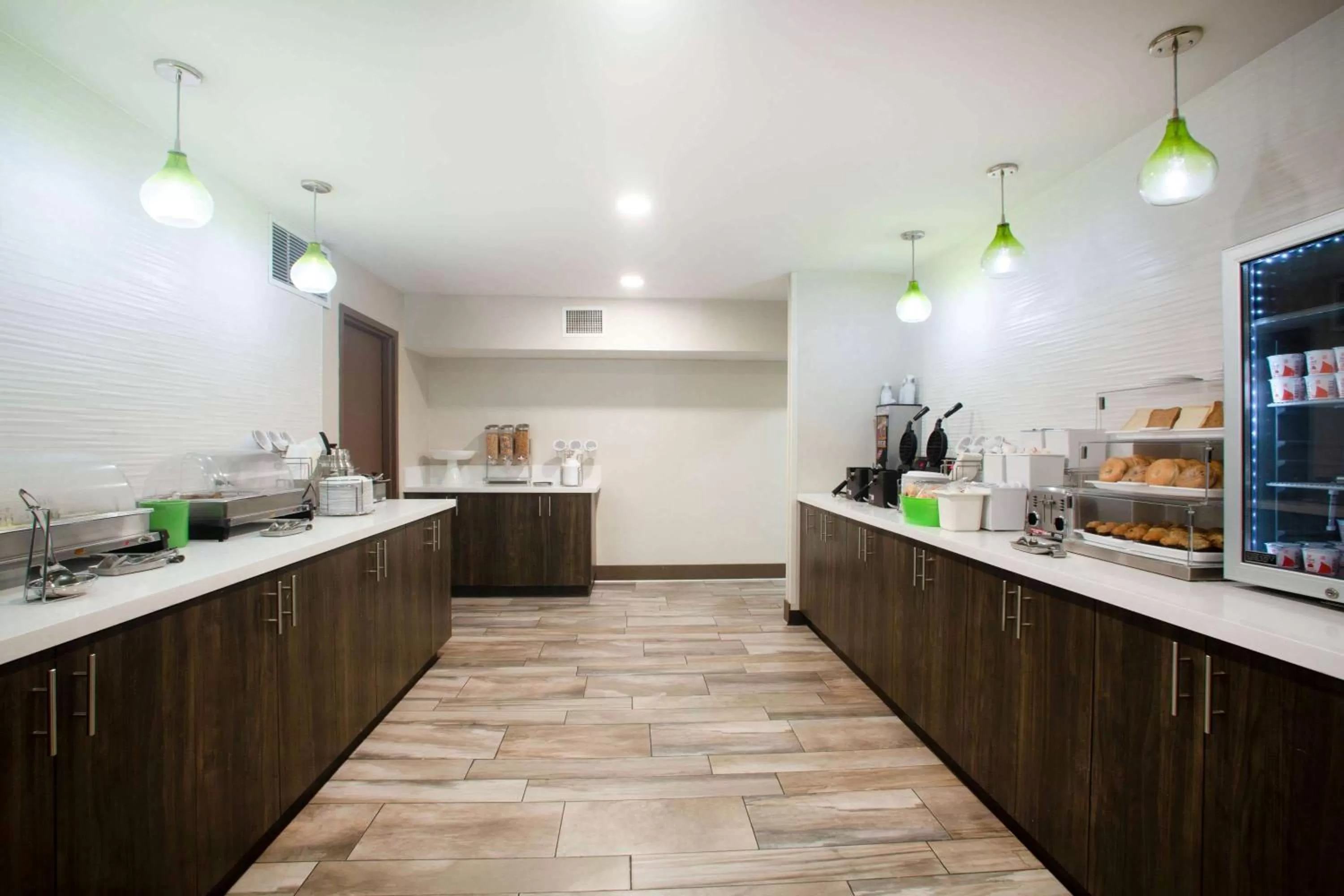 Restaurant/places to eat in La Quinta Inn by Wyndham St. Louis Hazelwood - Airport North