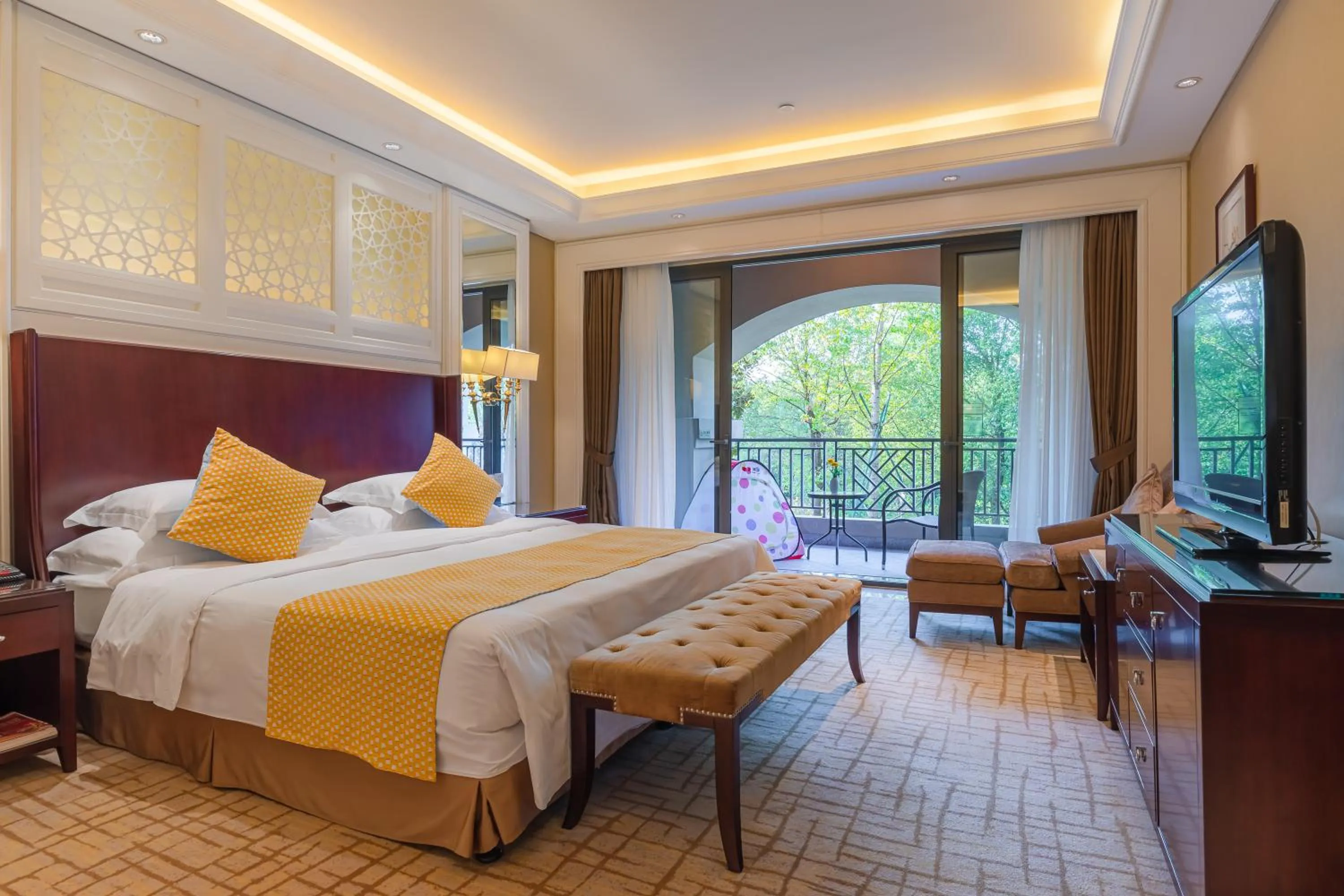 Bed in Your World International Conference Centre Hotel